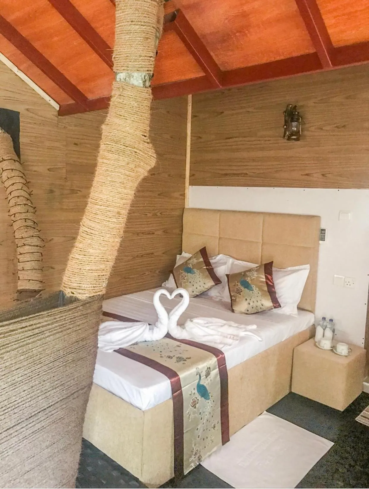 Bed in The Lion Kingdom Sigiriya