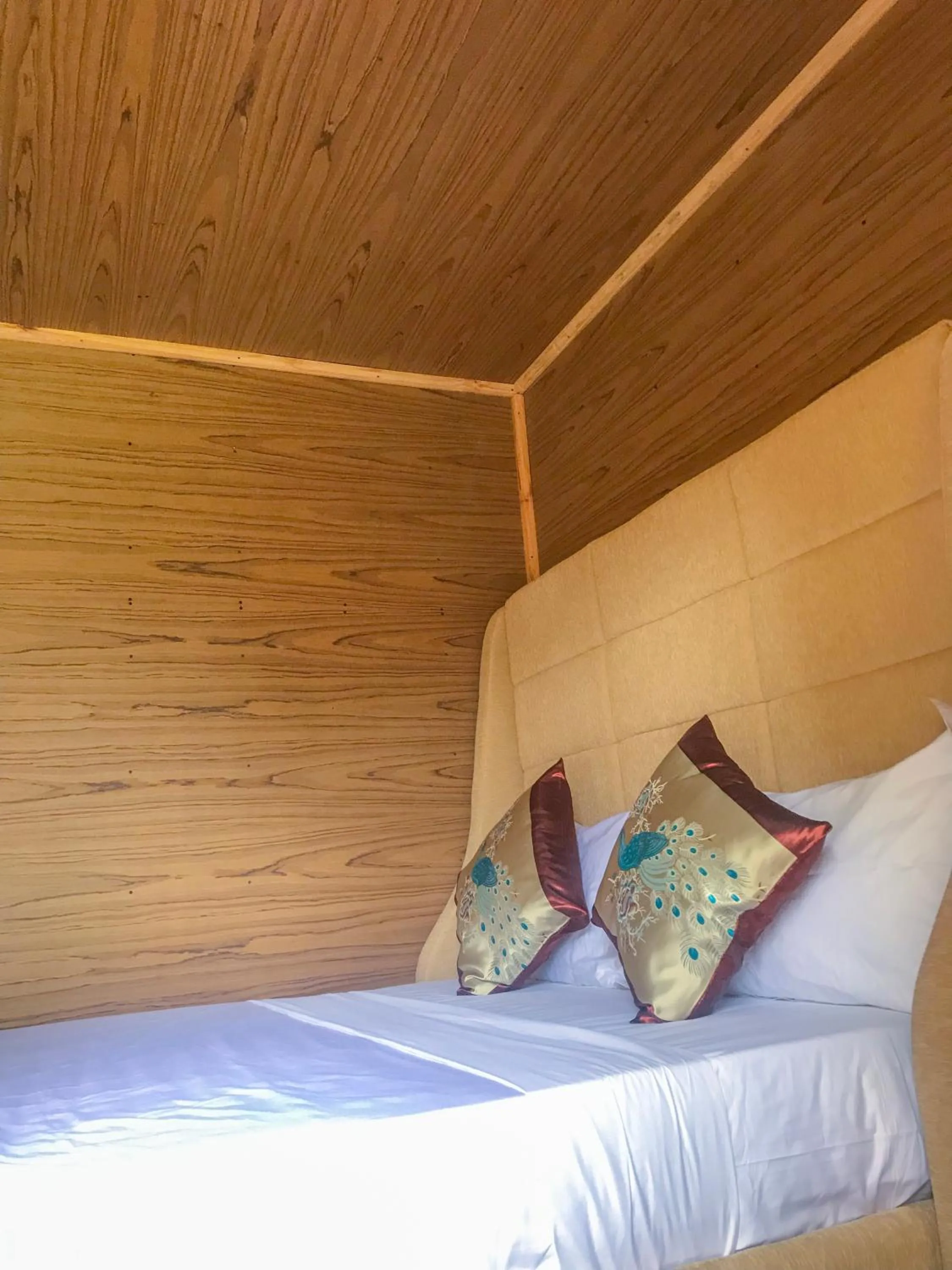 Bed in The Lion Kingdom Sigiriya