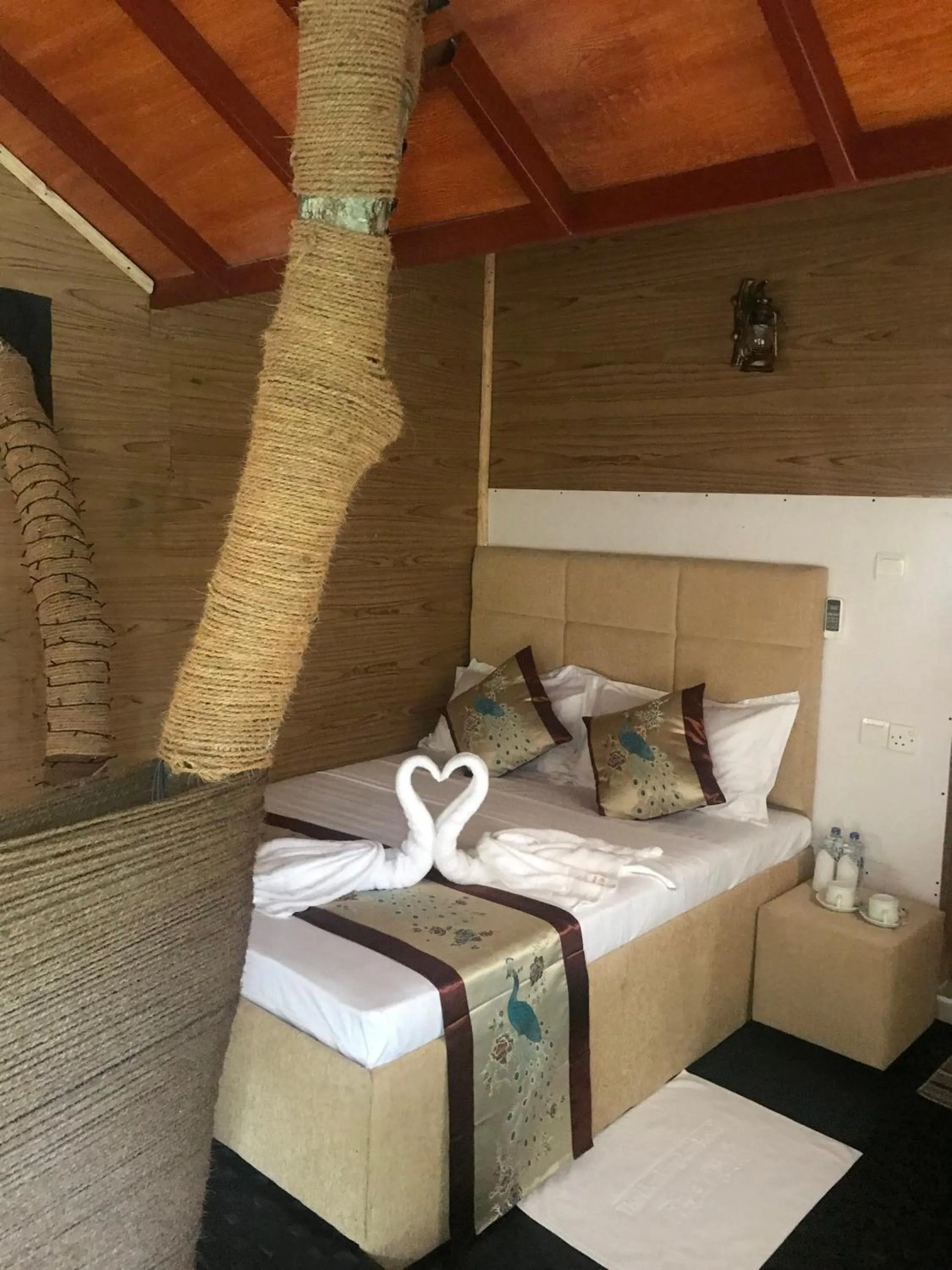 Bed in The Lion Kingdom Sigiriya