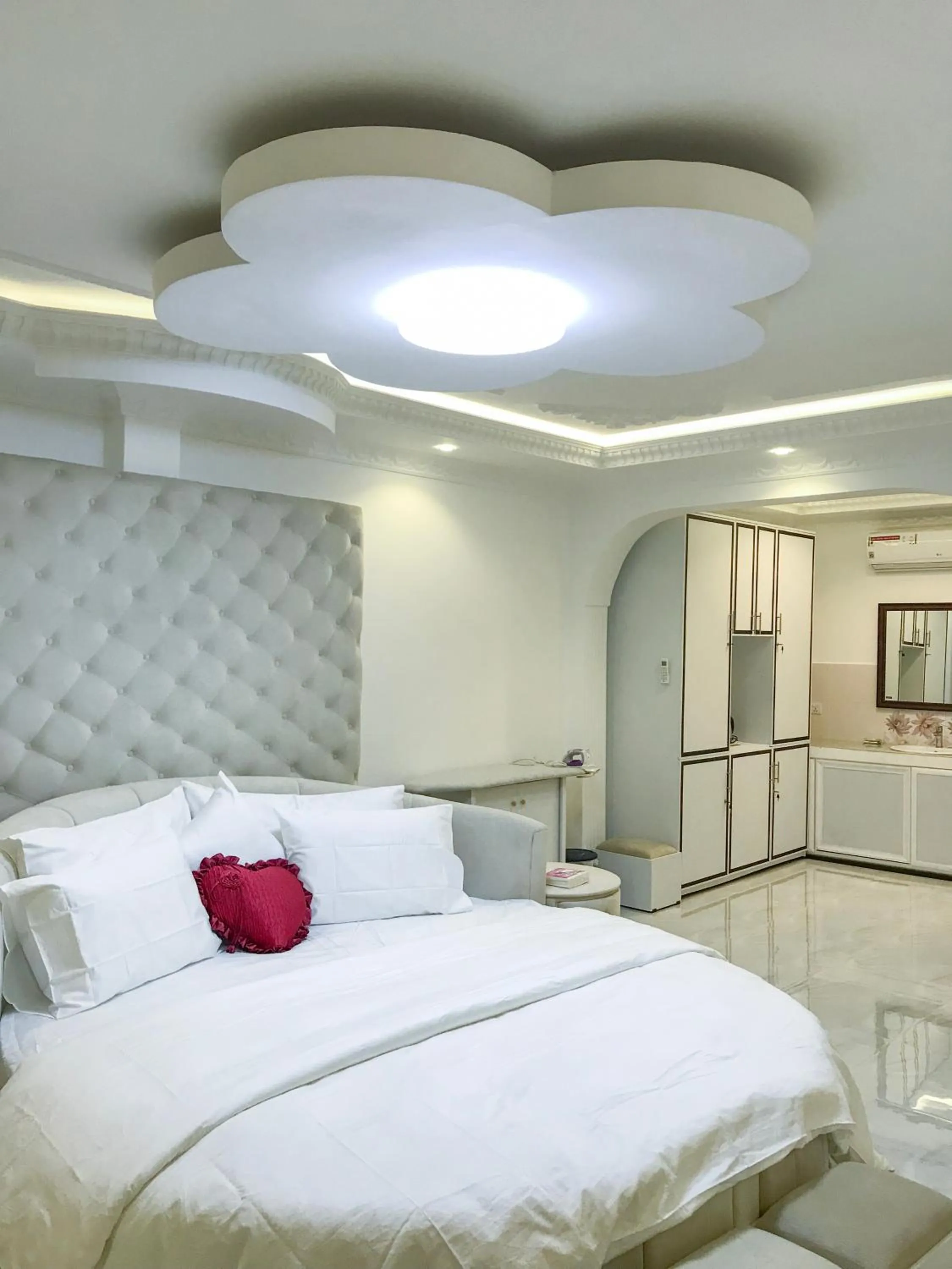 Bed in The Lion Kingdom Sigiriya