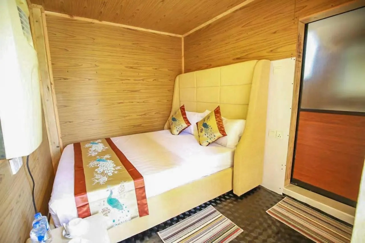 Bed in The Lion Kingdom Sigiriya