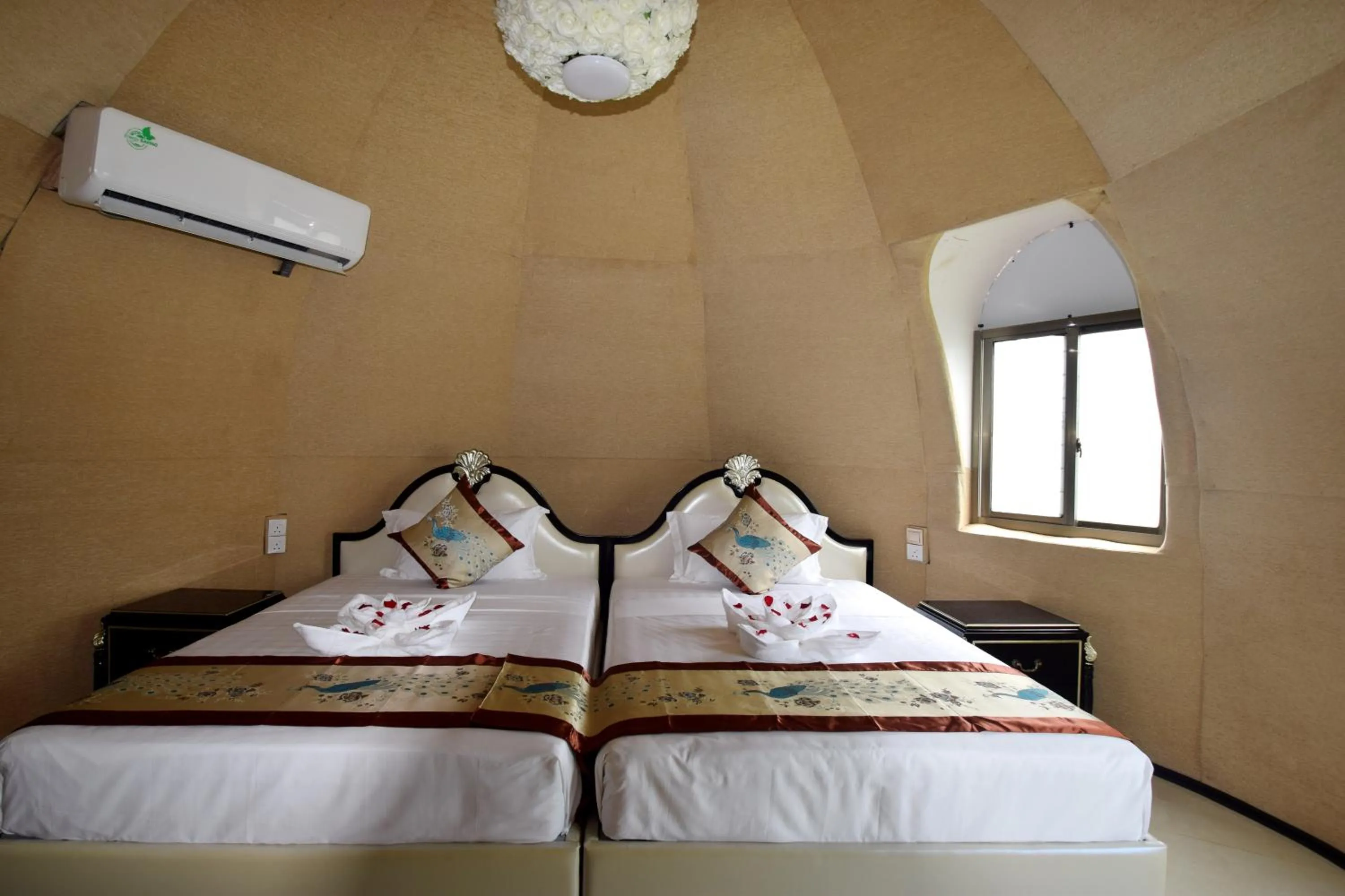 Bed in The Lion Kingdom Sigiriya