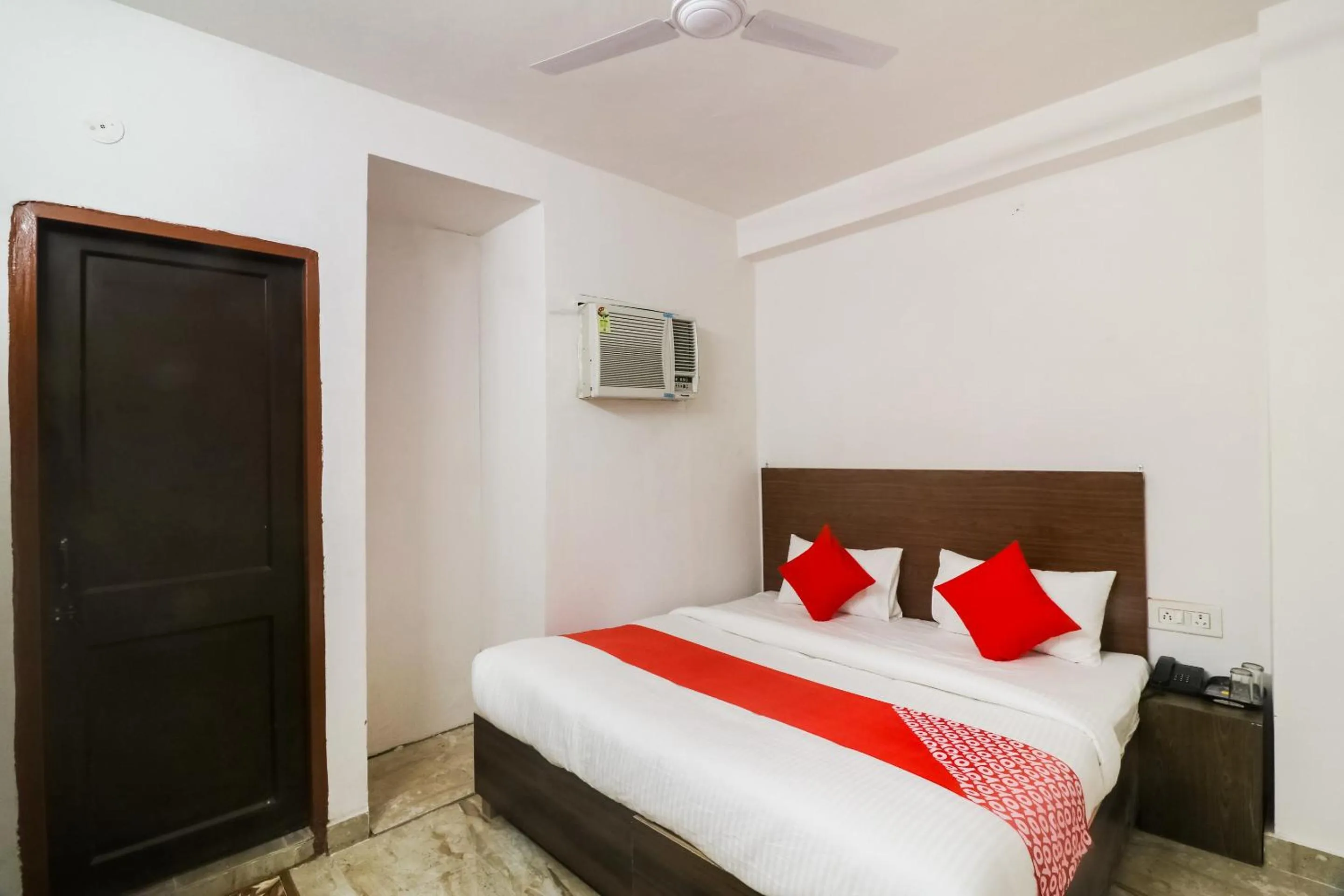 Bedroom in Hotel O Lovely Inn Near Akshardham