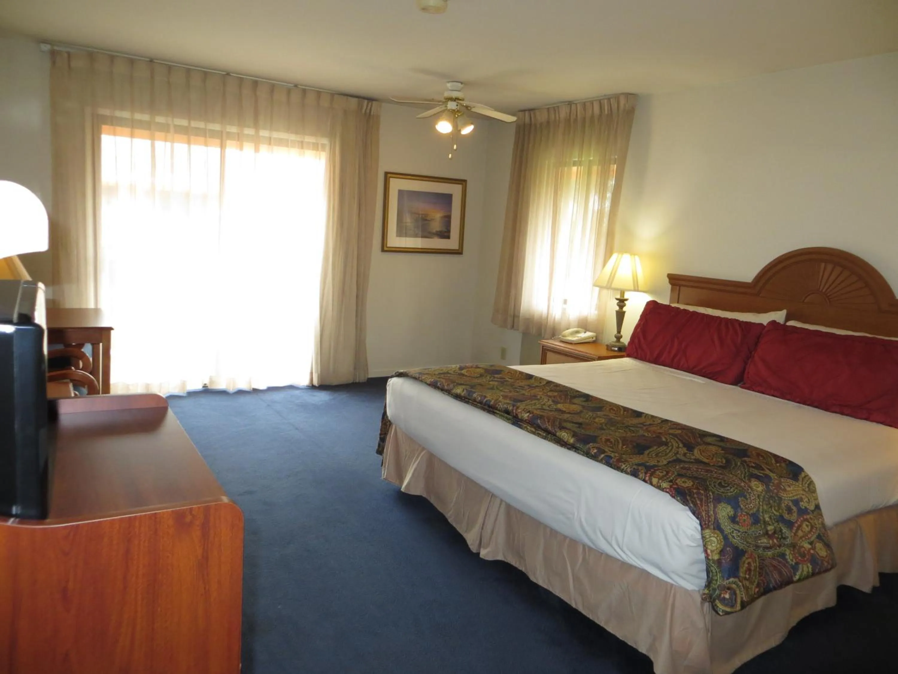 Bed in The Monarch Resort