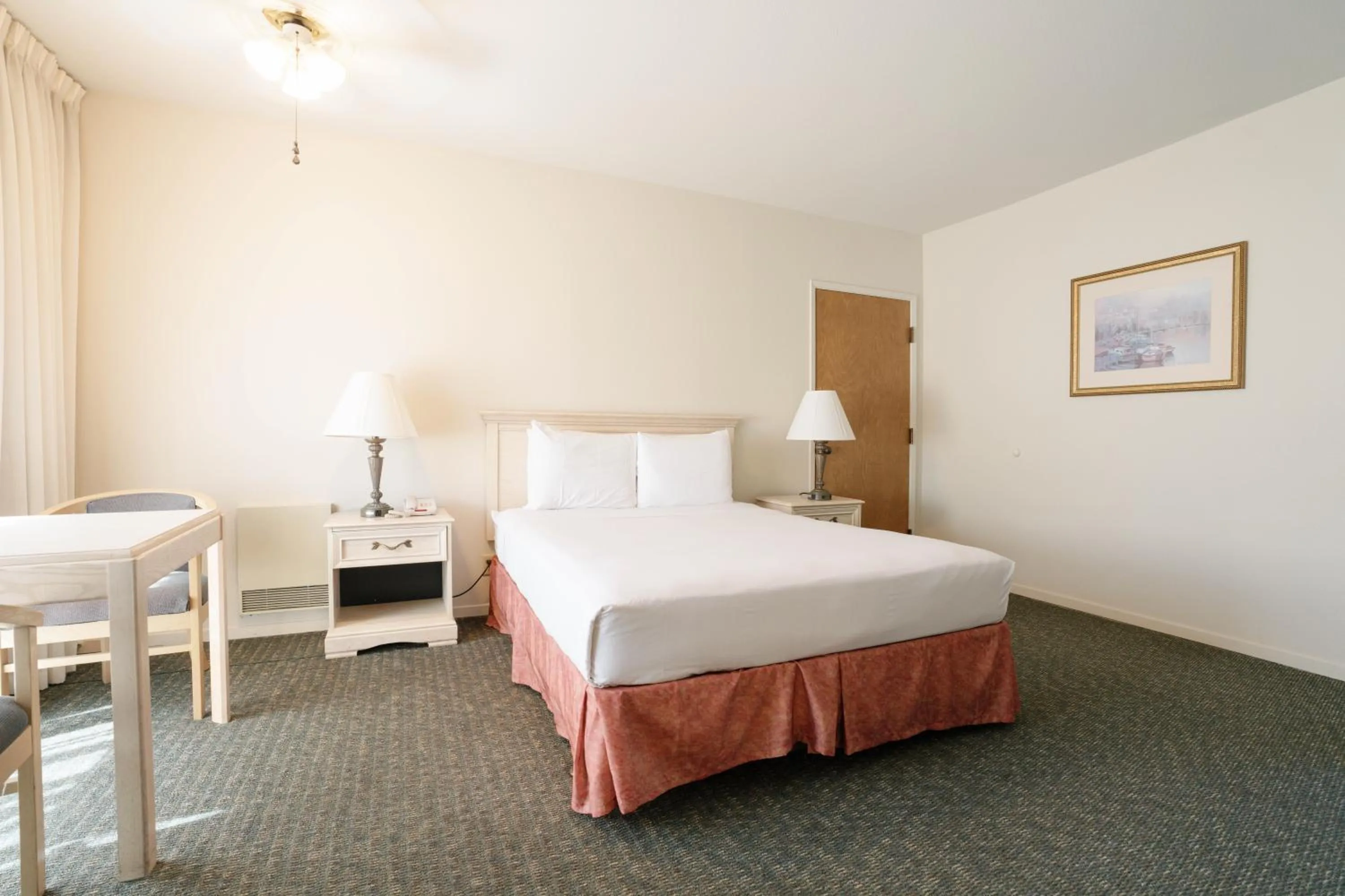 Bed in The Monarch Resort