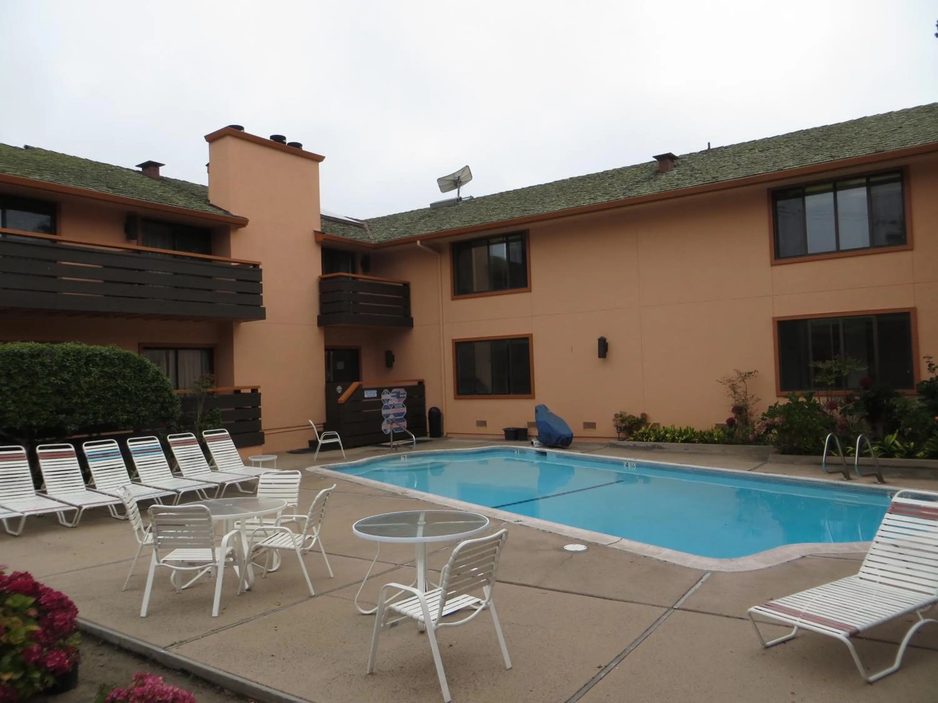 Swimming pool in The Monarch Resort