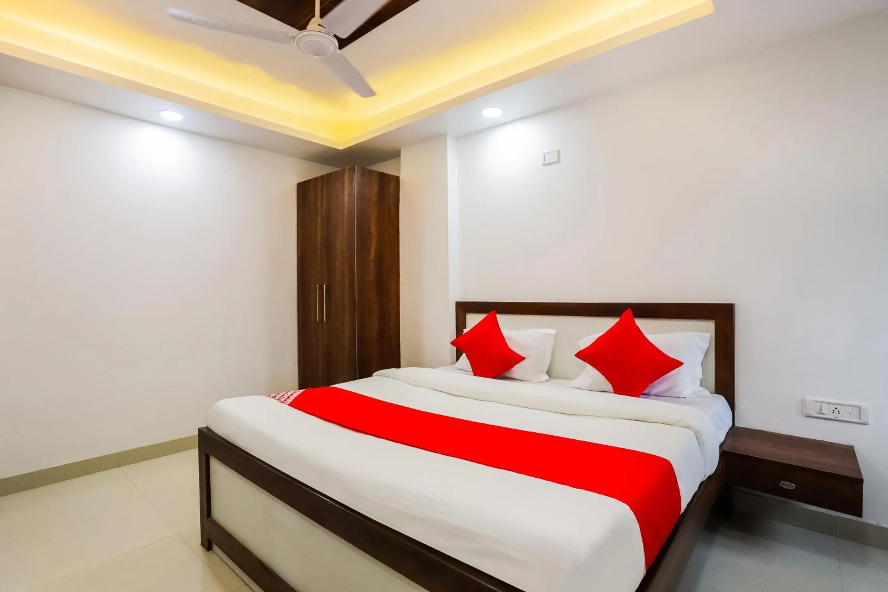 Bedroom, Bed in Hotel O Kazhakkoottam Near Technopark Phase 3