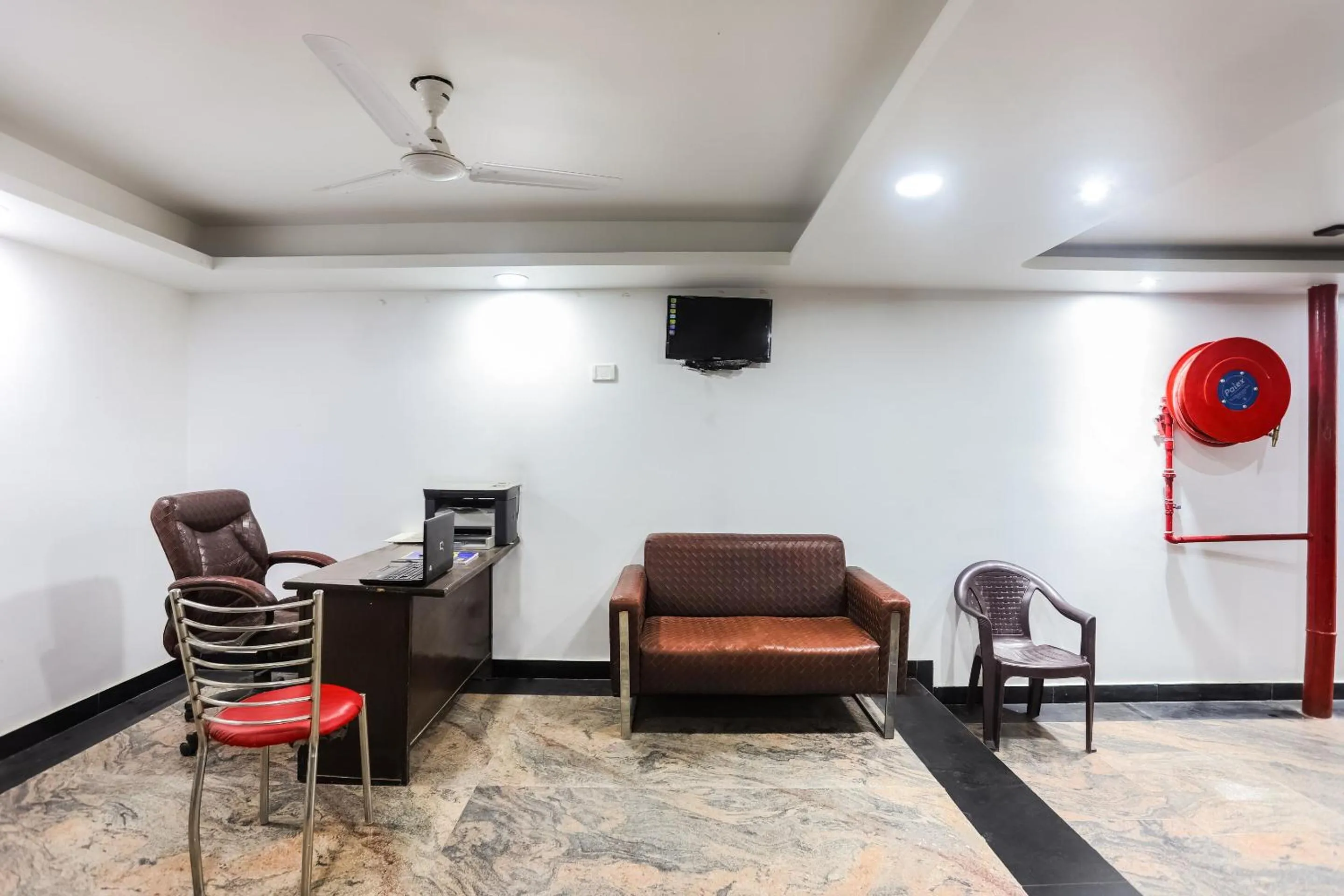 Lobby or reception in Hotel O Kazhakkoottam Near Technopark Phase 3