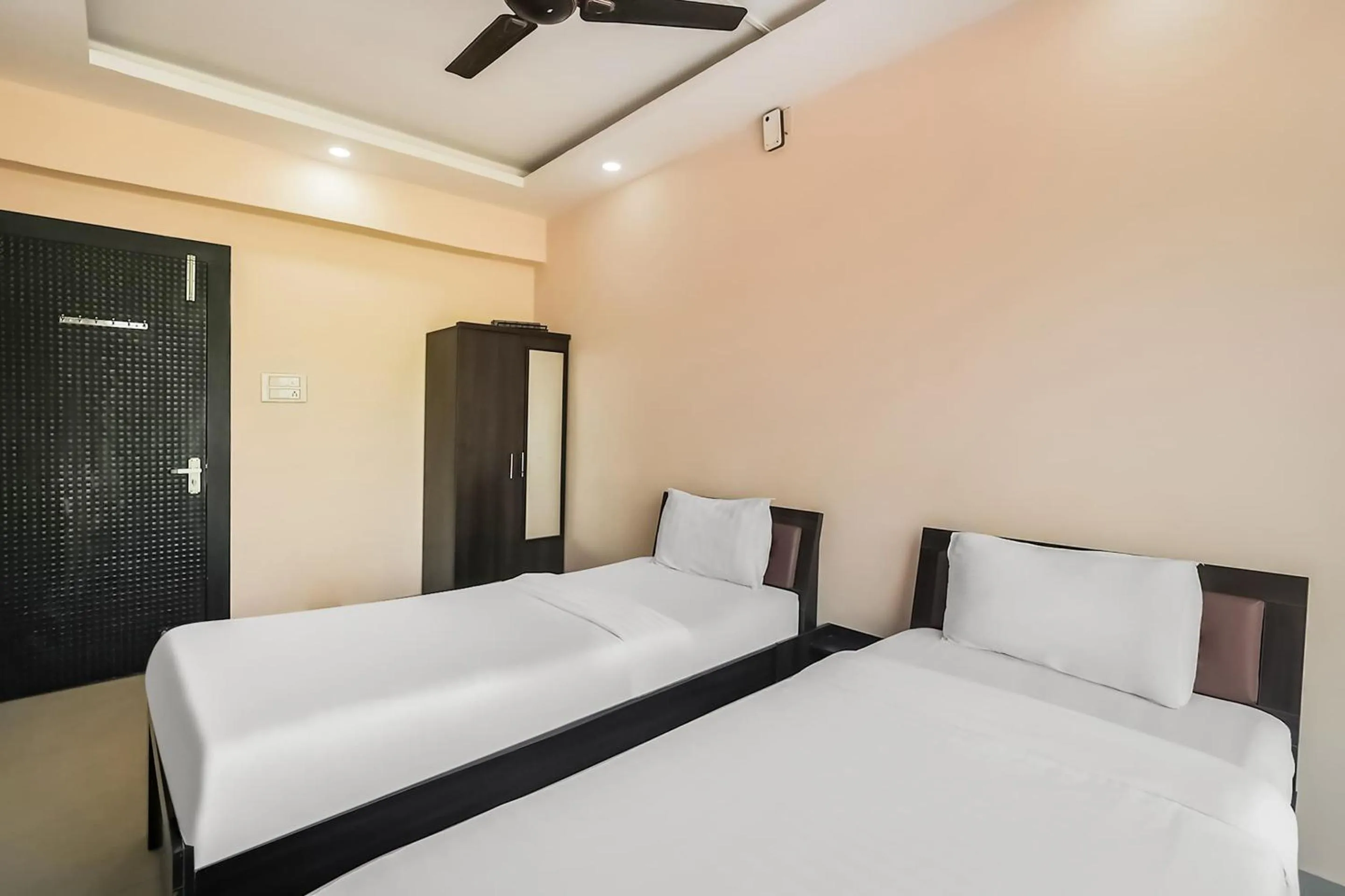 Bedroom, Bed in Super Hotel O The Orchid