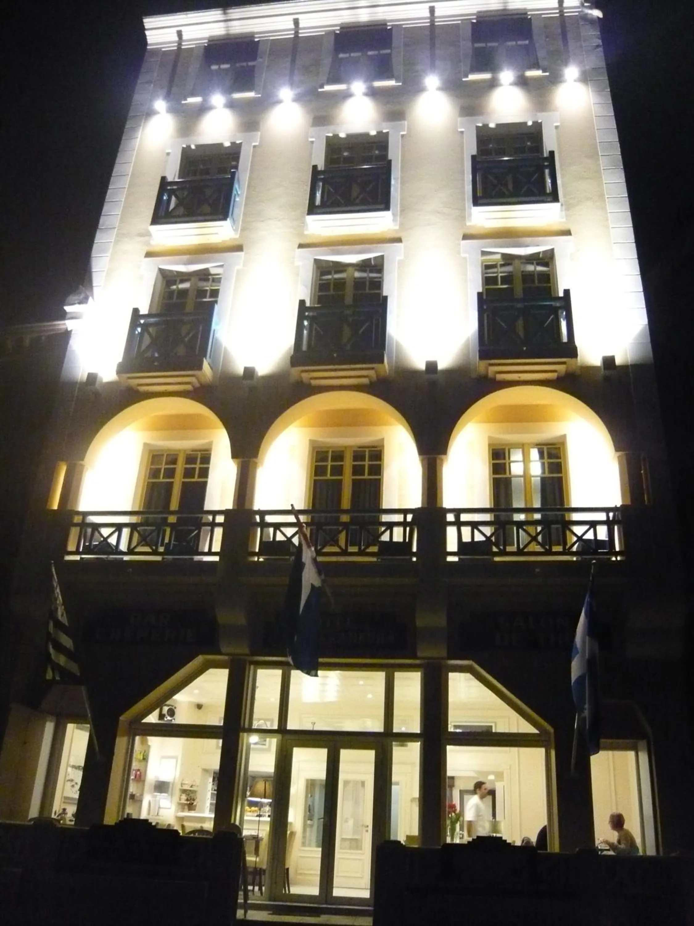 Facade/entrance in Ambassadeurs Logis Hotel