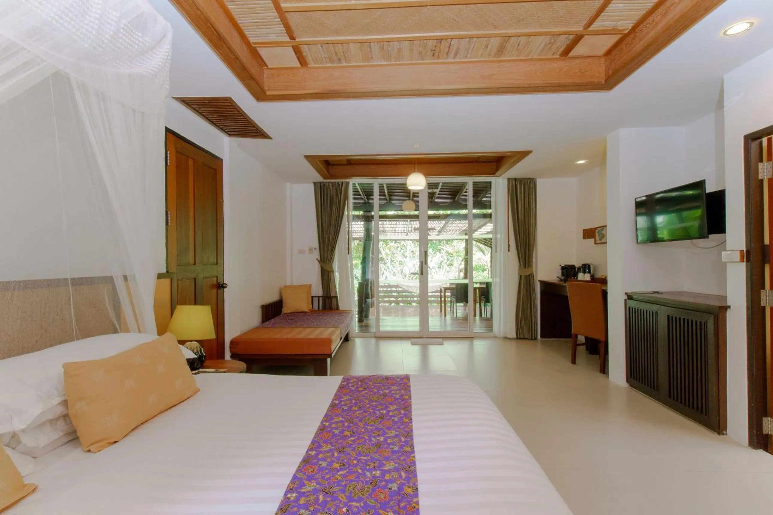 Bed in Ban Sainai Resort- Aonang's Green Resort