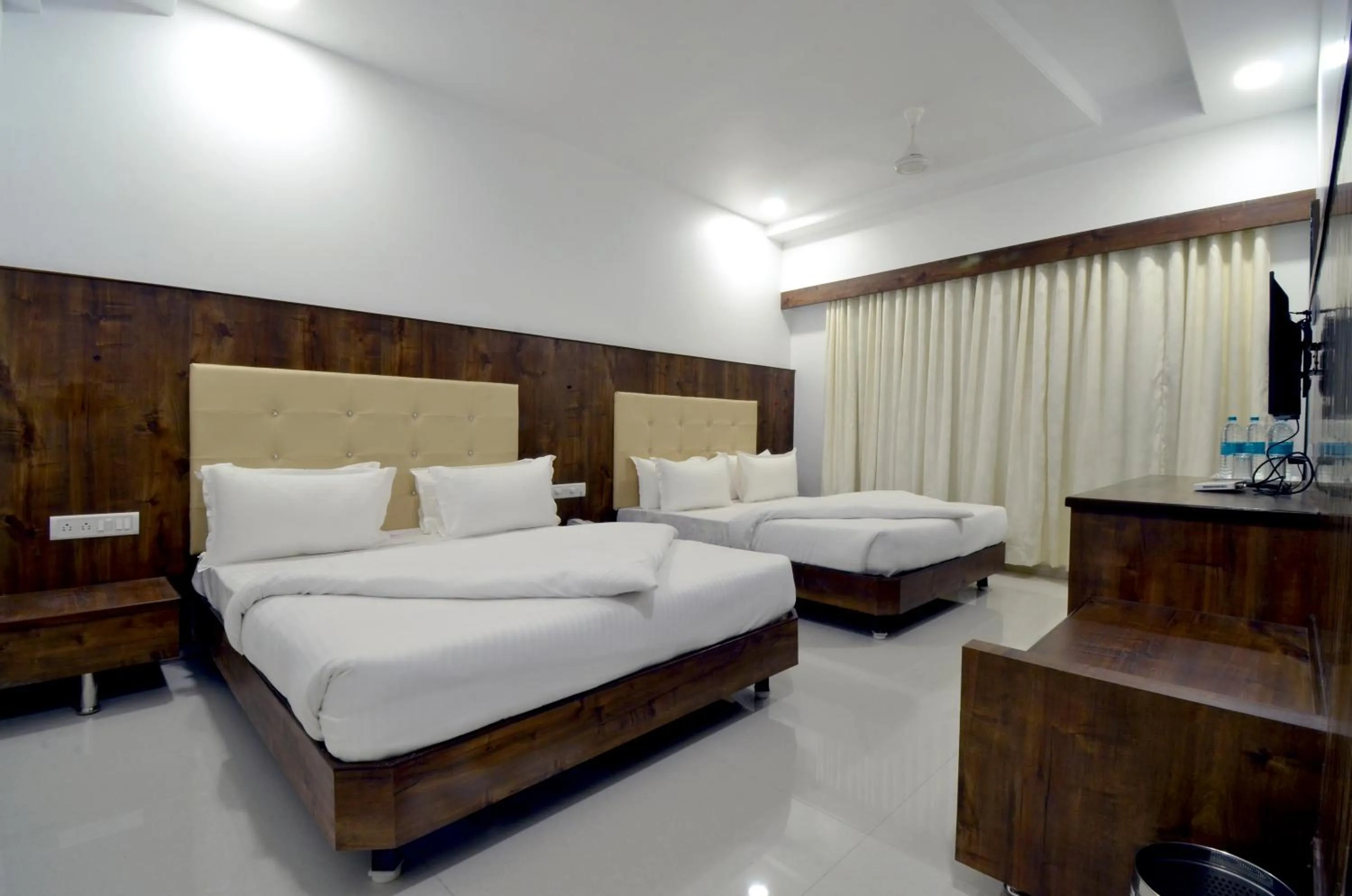 Photo of the whole room, Bed in Hotel Dwarka Park