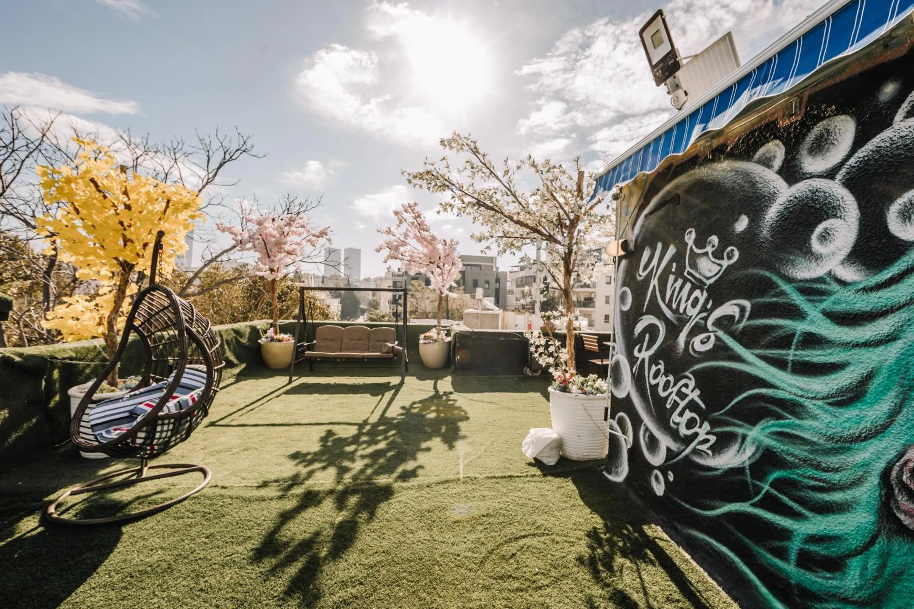 Patio in King's Rooftop Studios
