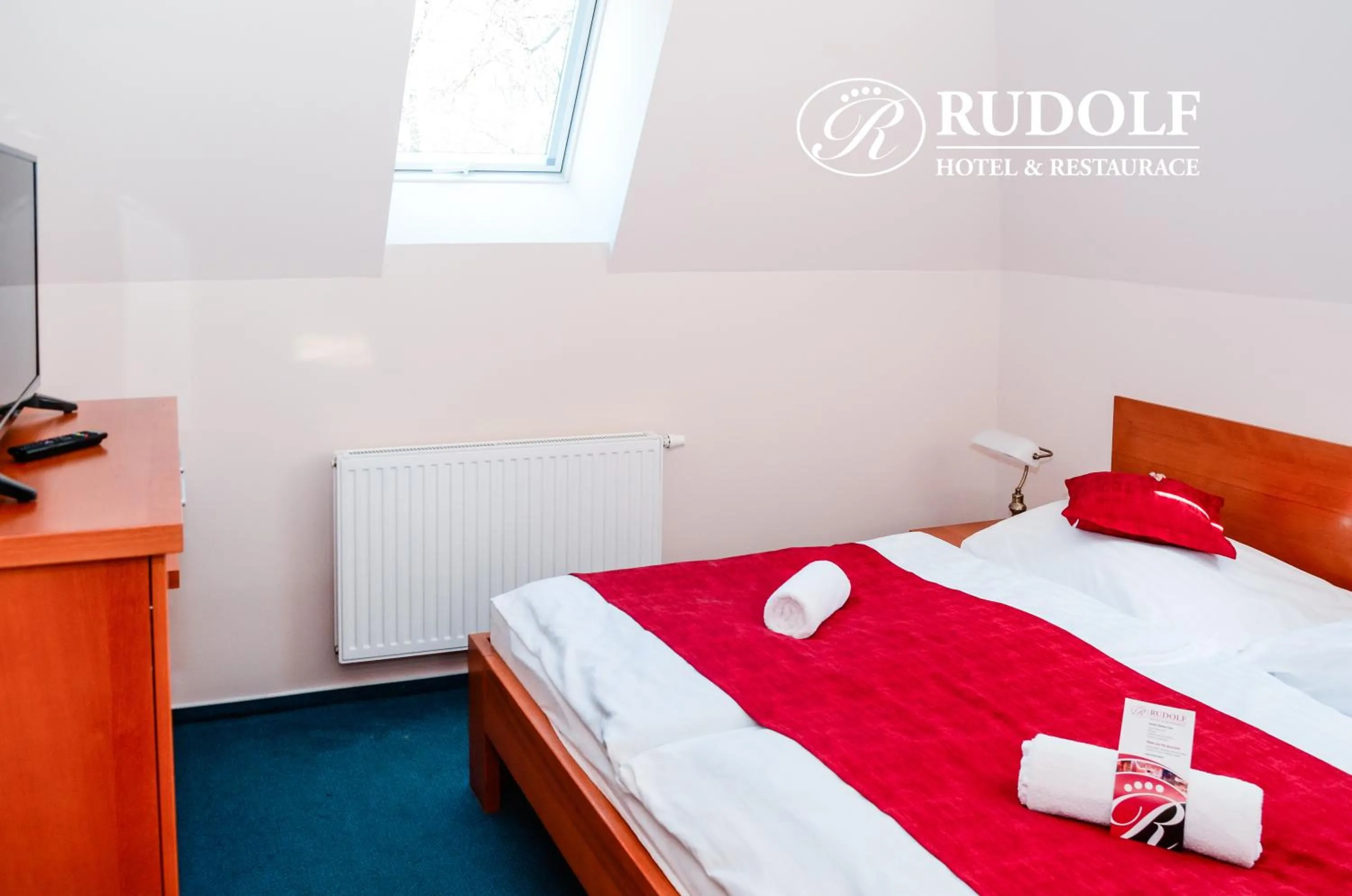 Family Room (4 Adults) with Private Bathroom - single occupancy in Hotel Rudolf