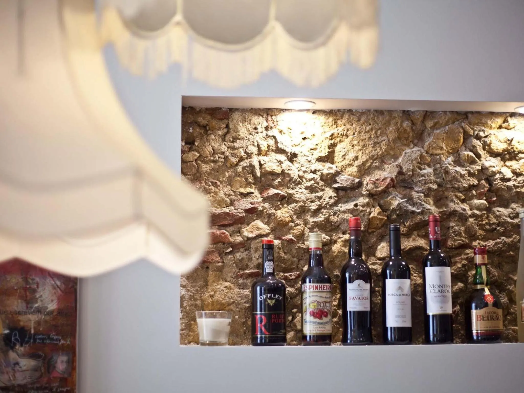 Lounge or bar in The ART INN Lisbon