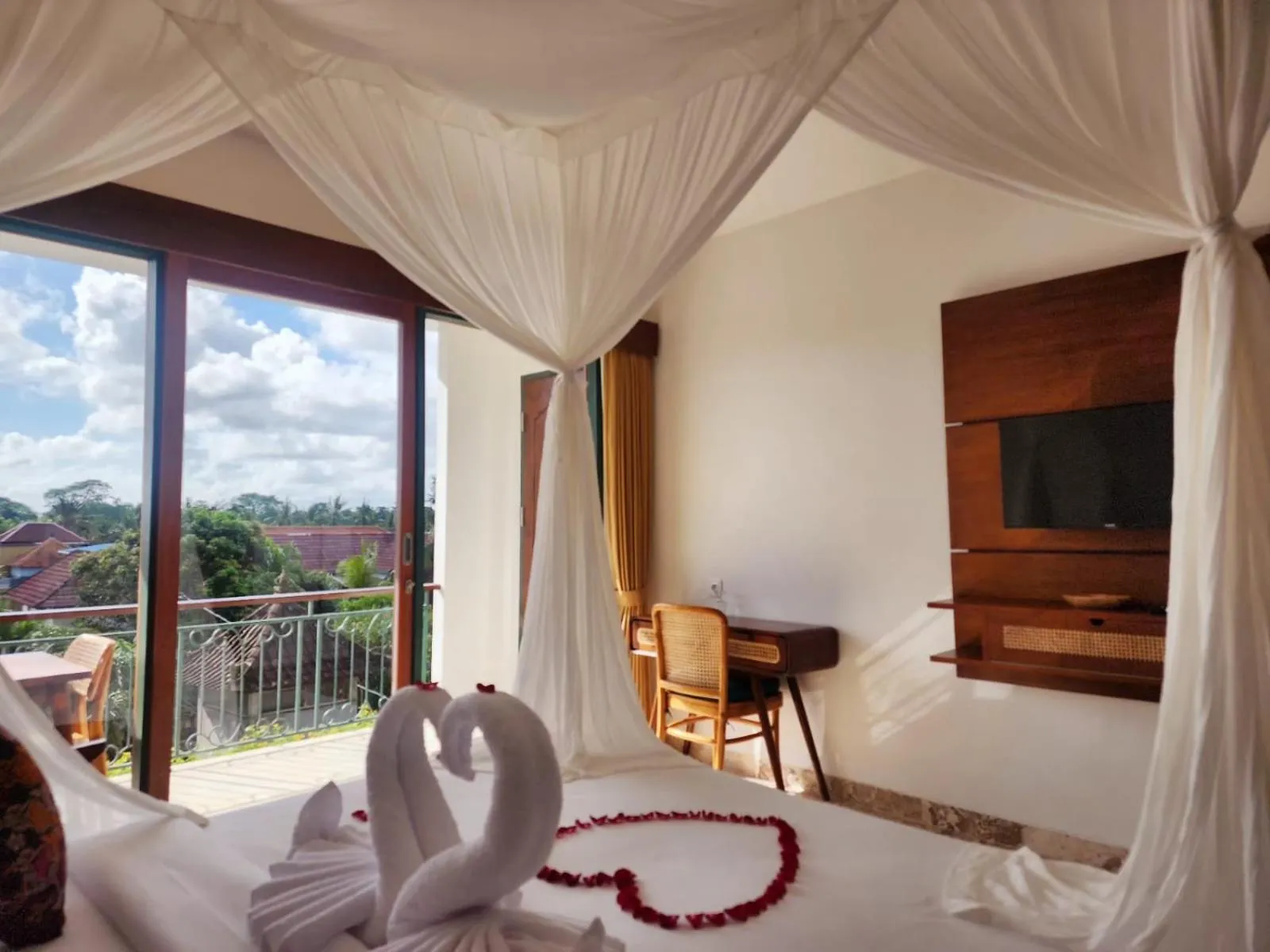 View (from property/room), Bed in Sabana Ubud