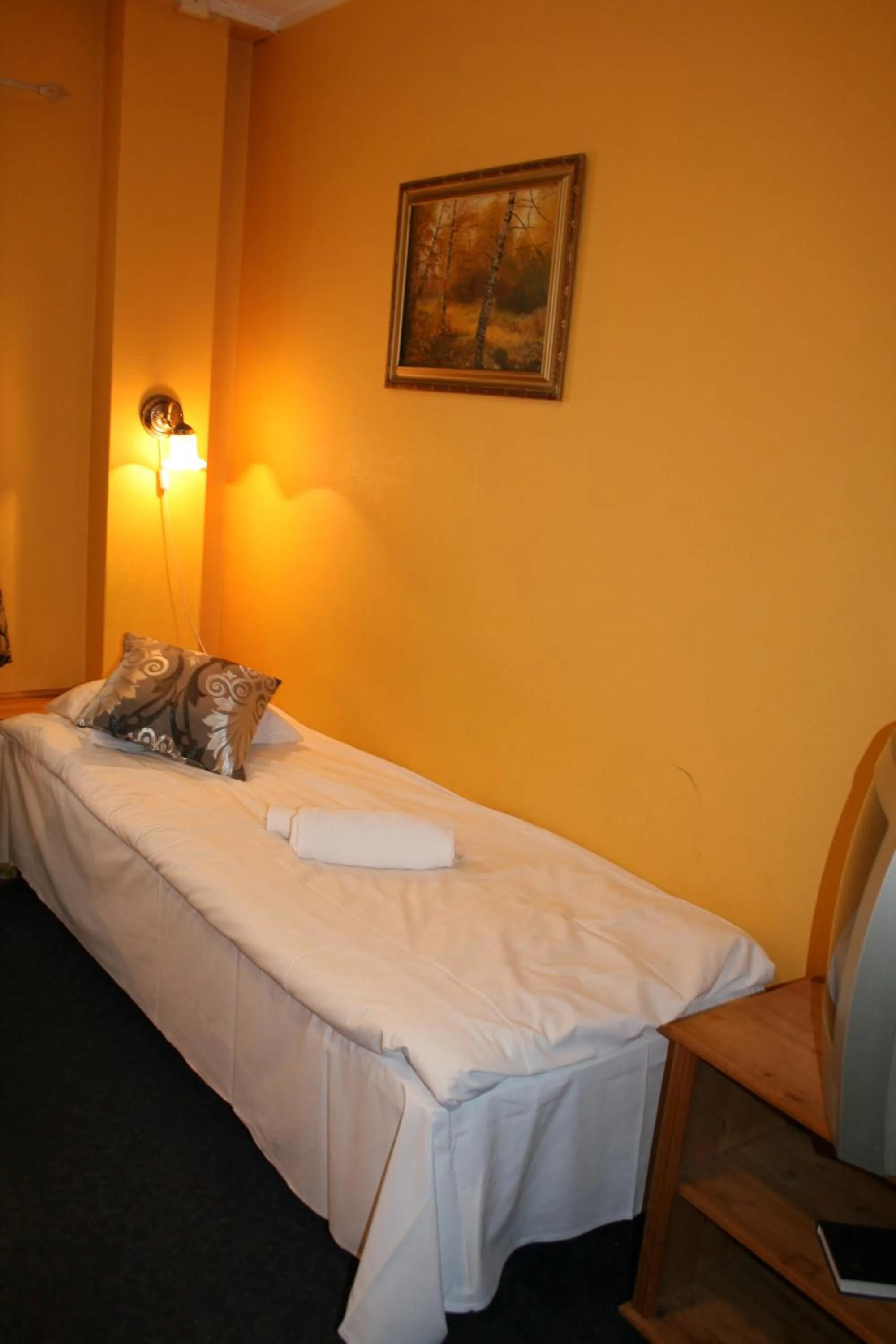 Bed in Barents Hotell