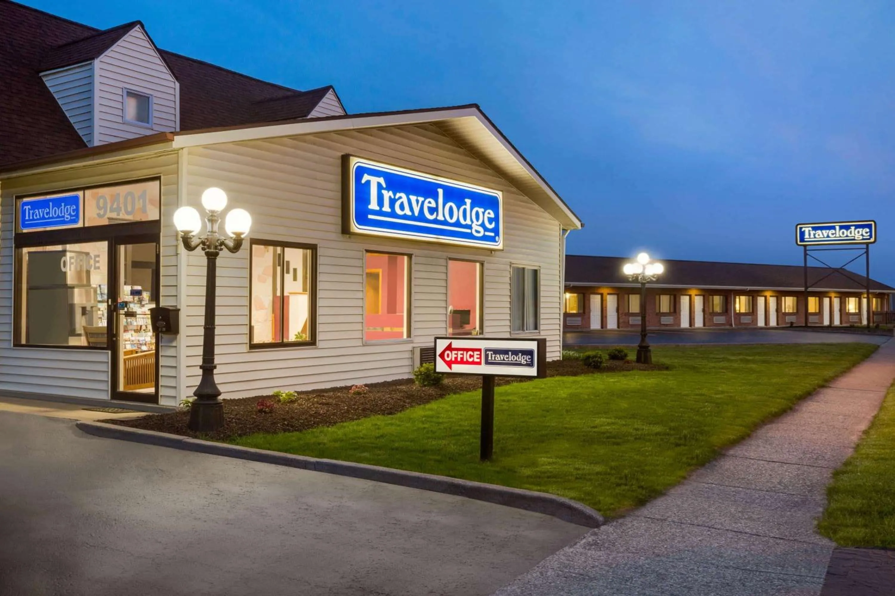 Property building in Travelodge by Wyndham Niagara Falls - New York