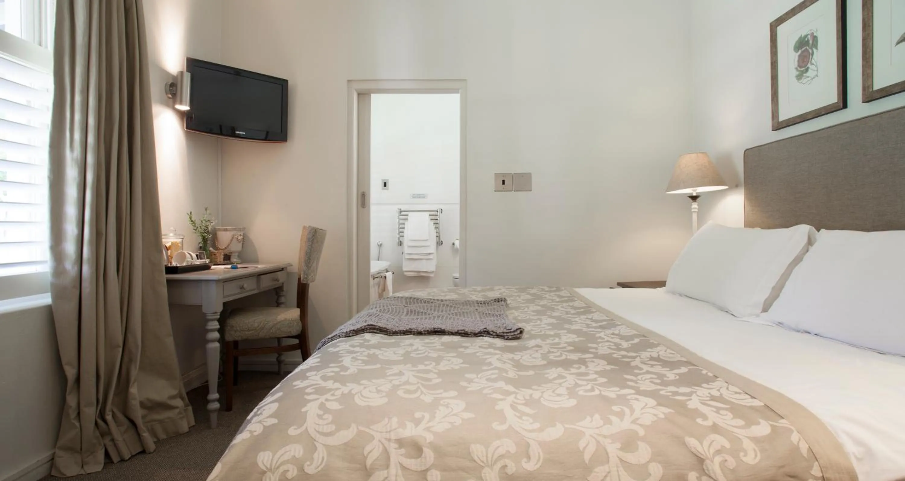 Bed in Klein Welmoed Luxury Guest House