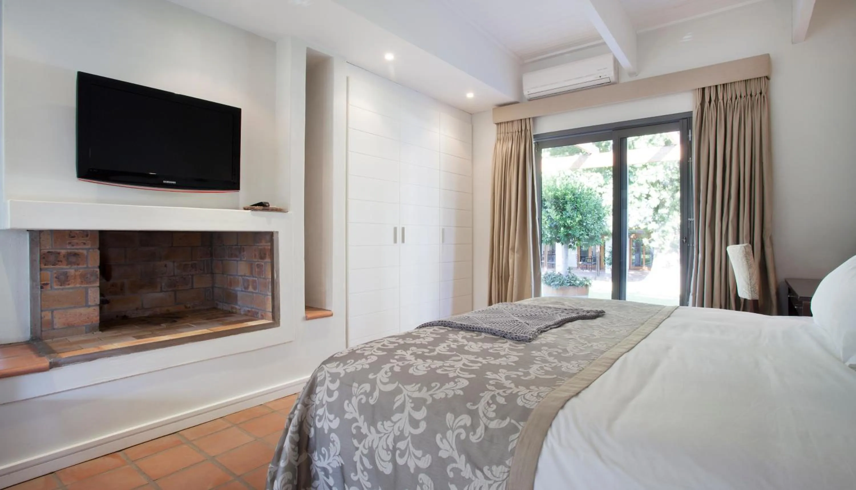 Garden, Bed in Klein Welmoed Luxury Guest House