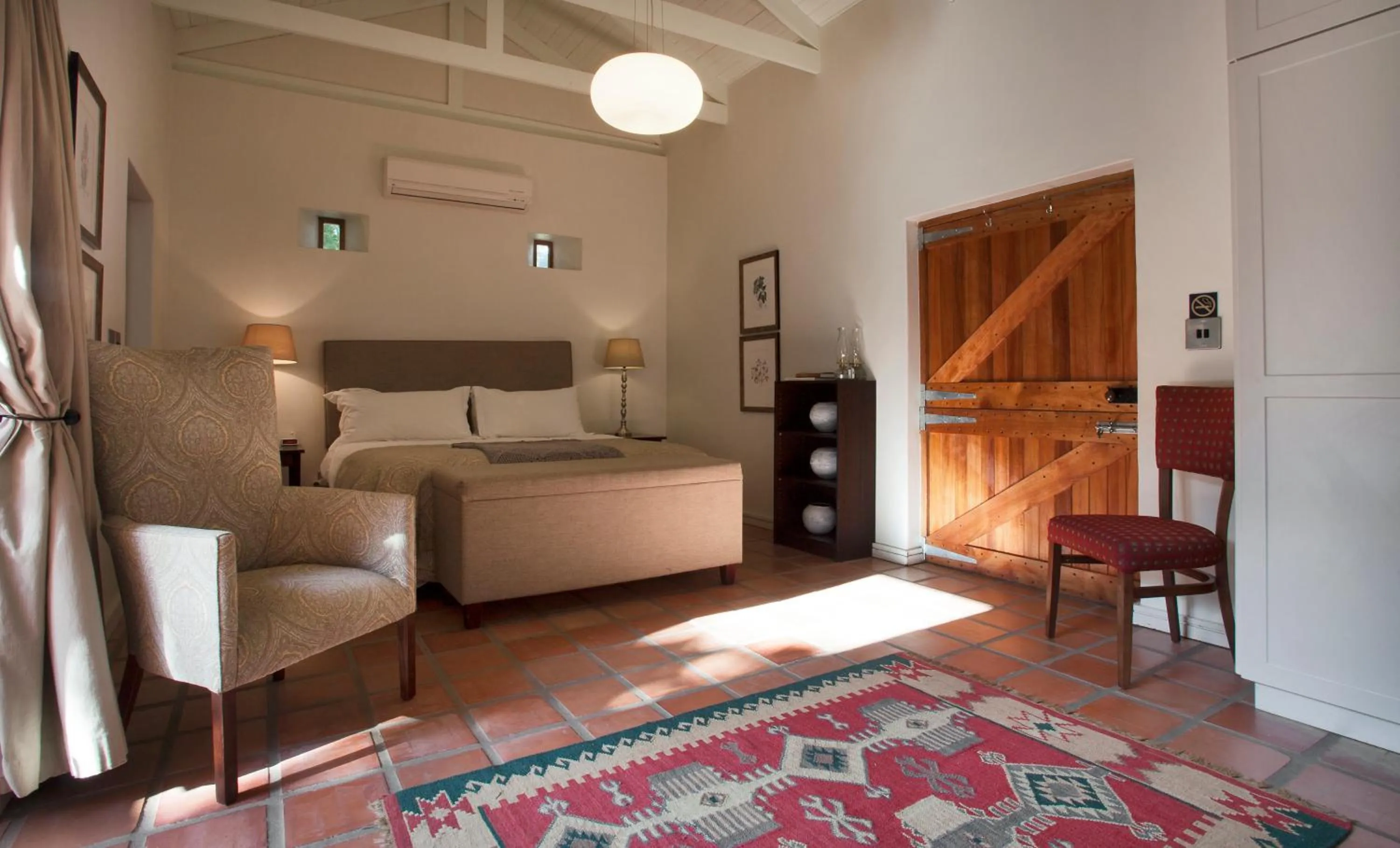 Decorative detail, Bed in Klein Welmoed Luxury Guest House