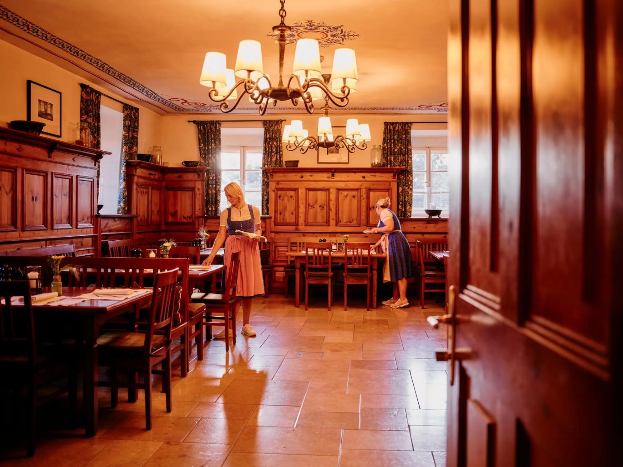 Restaurant/places to eat in TAUROA Hofwirt