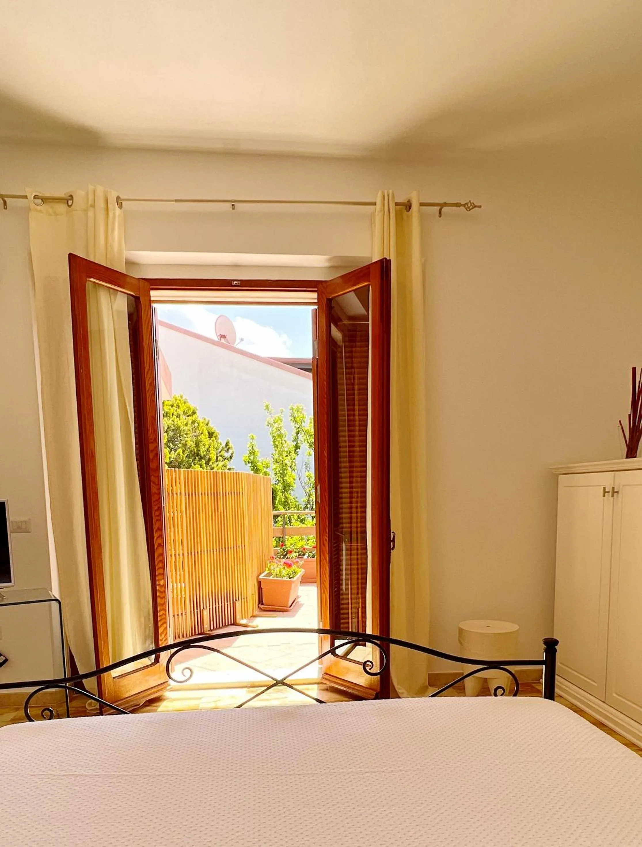 Bedroom, Bed in Villa Iole