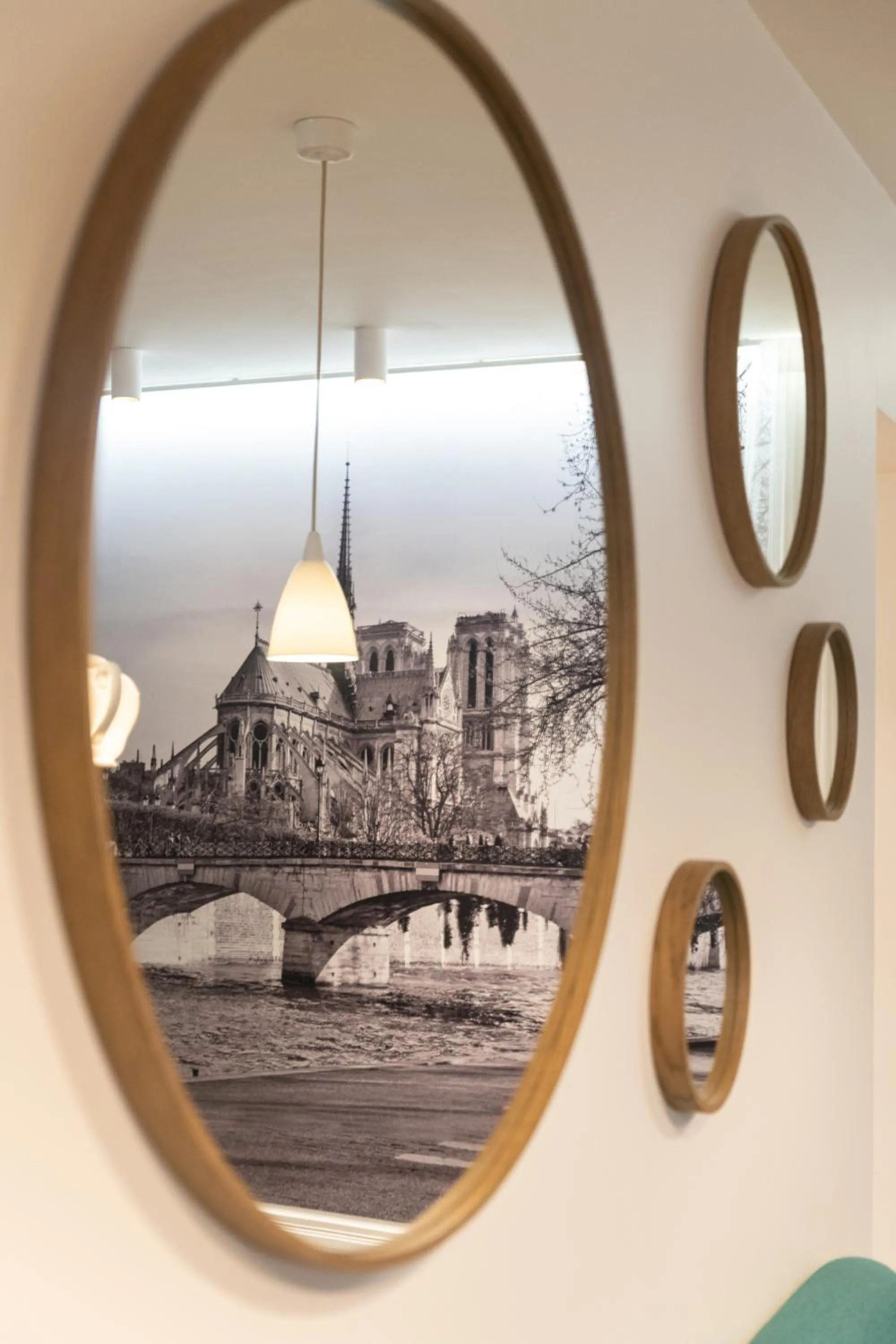 Communal lounge/ TV room in 1er Etage Marais