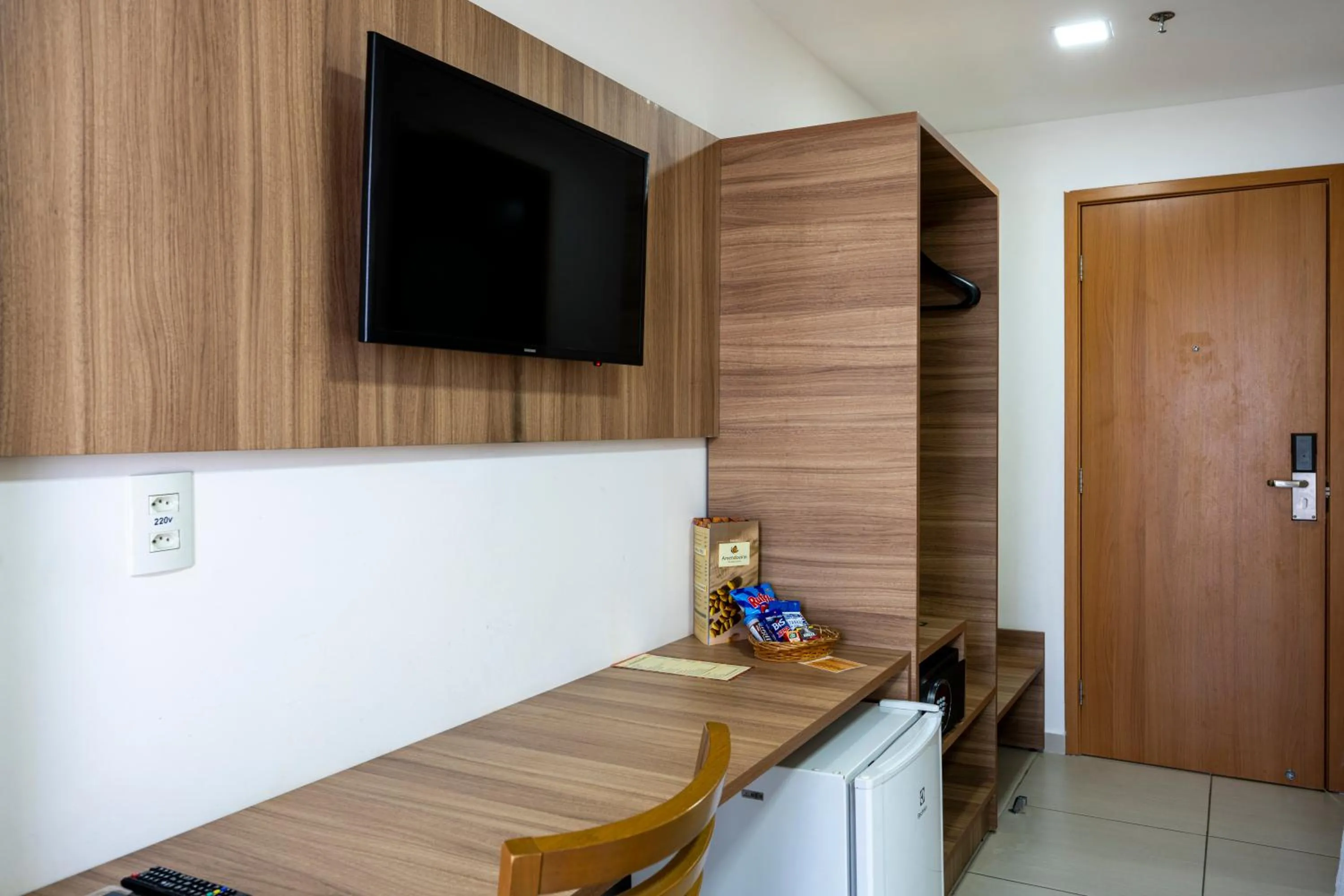 TV and multimedia in Villa Park Hotel Recife