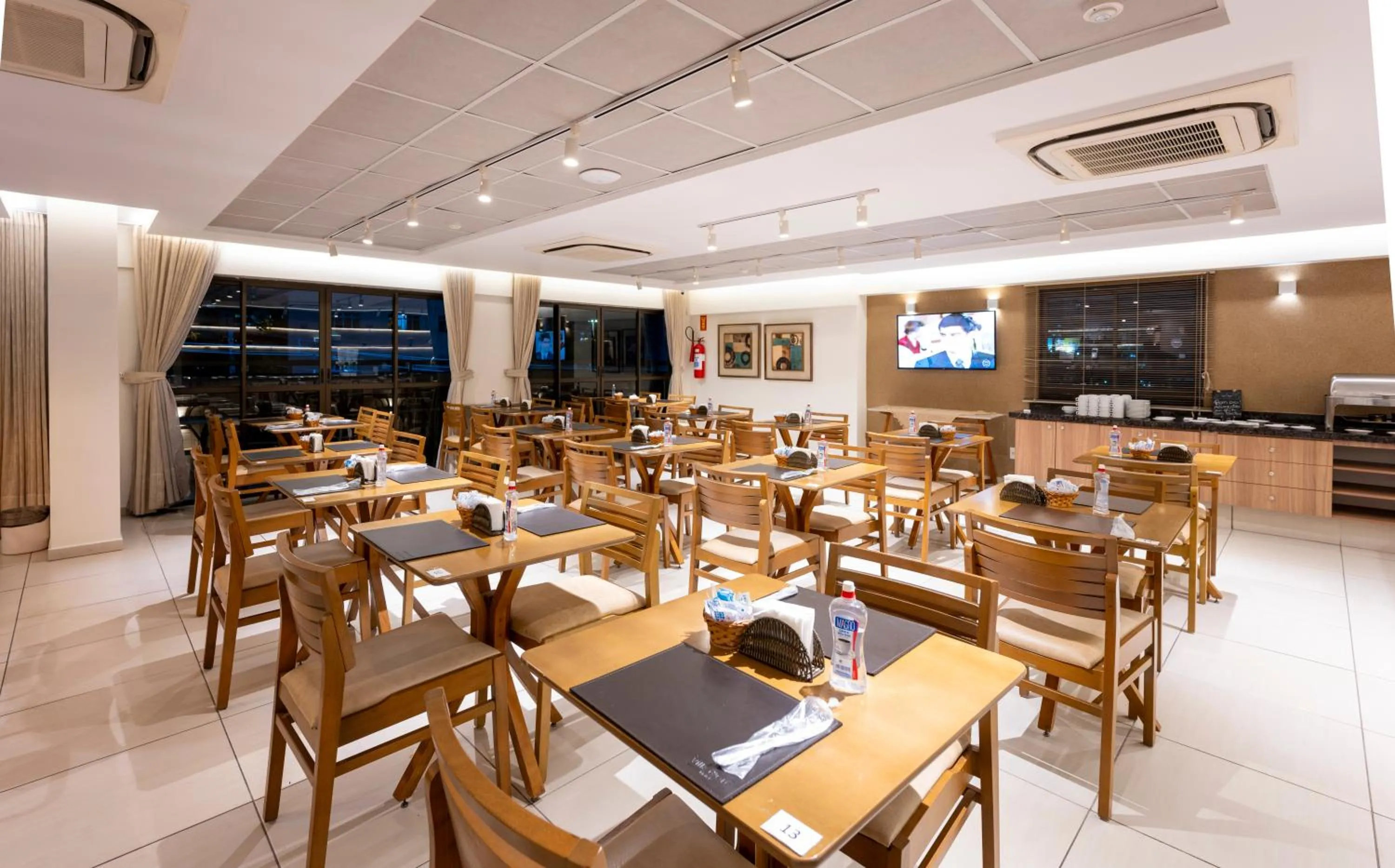 Restaurant/places to eat in Villa Park Hotel Recife