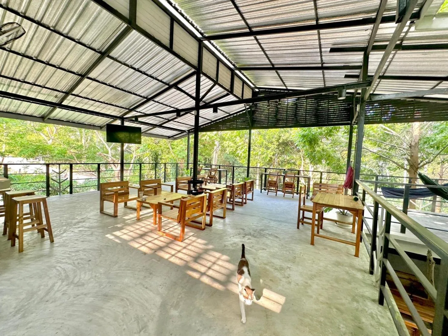 Live In Leaf Koh Tao