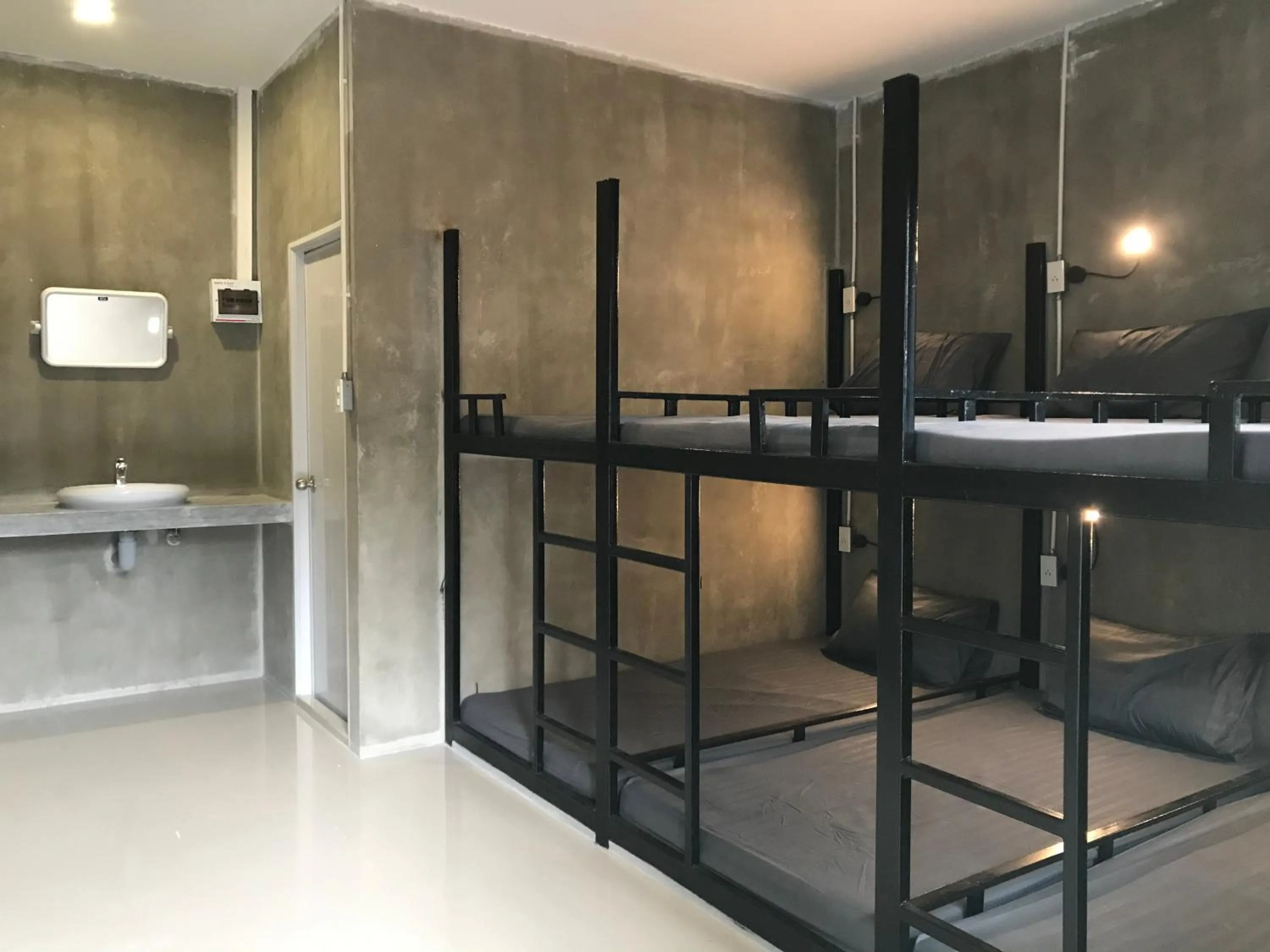 bunk bed in Live In Leaf Koh Tao