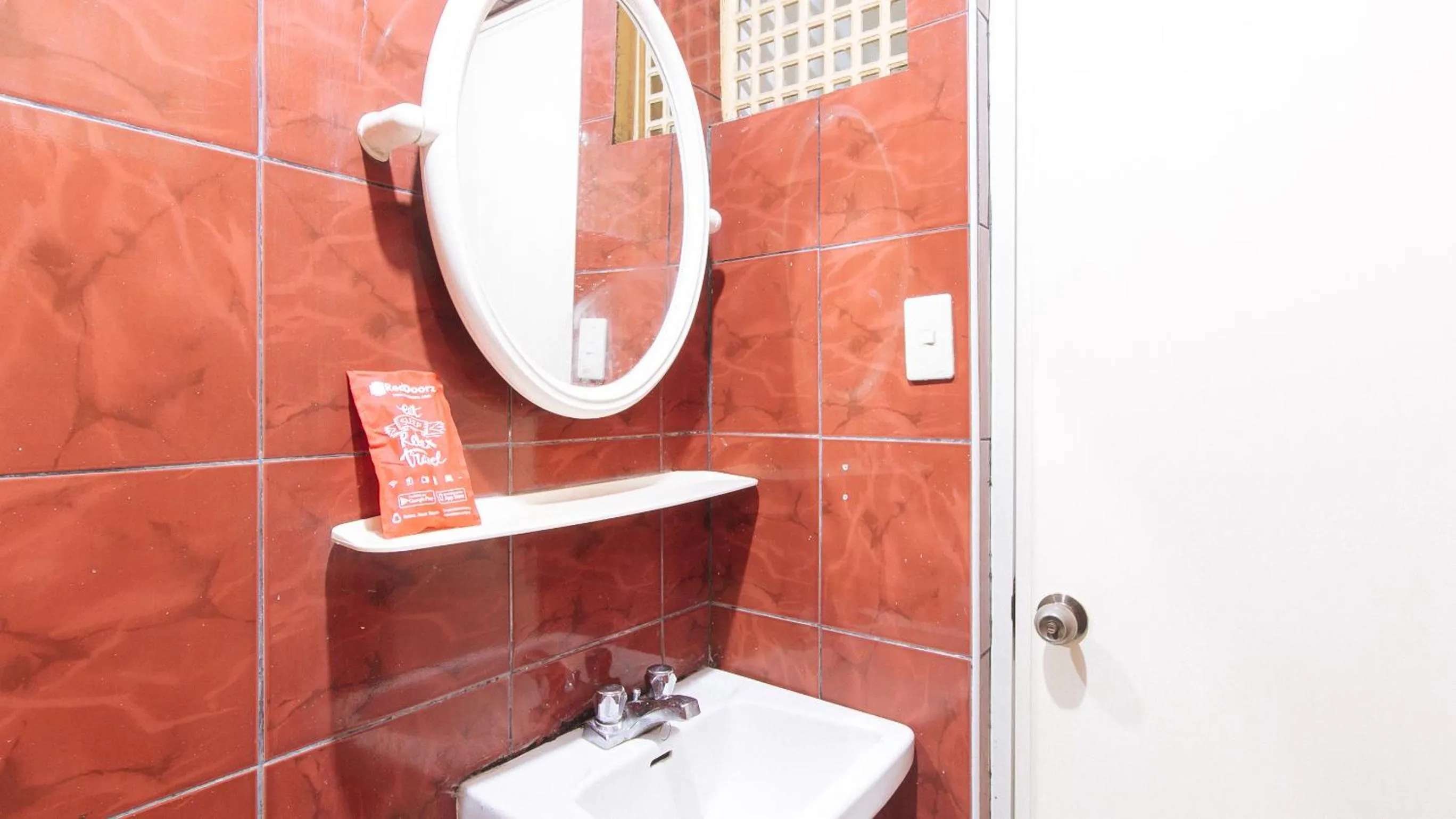 Bathroom in RedDoorz near East Avenue Medical Center