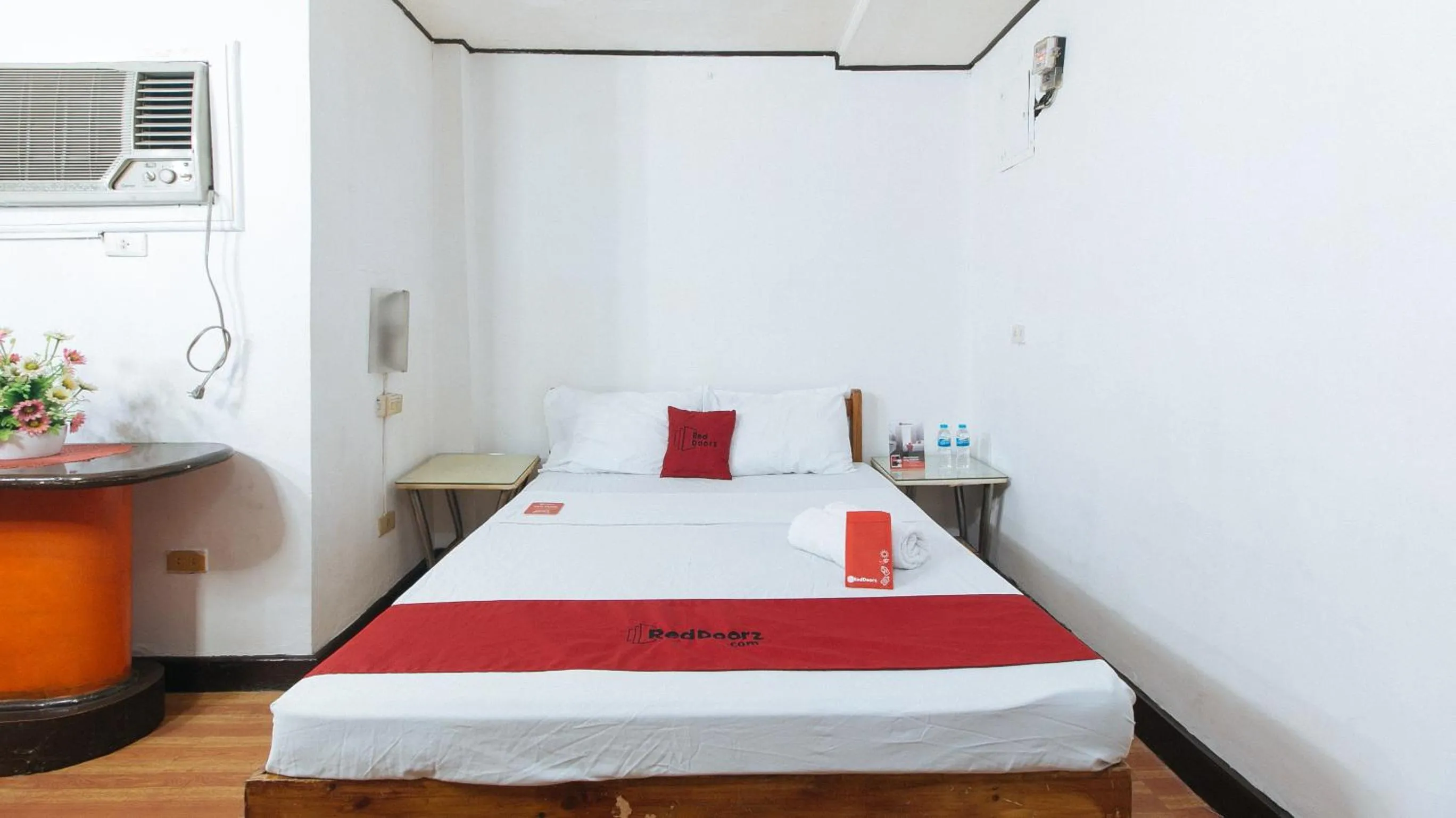 Photo of the whole room, Bed in RedDoorz near East Avenue Medical Center