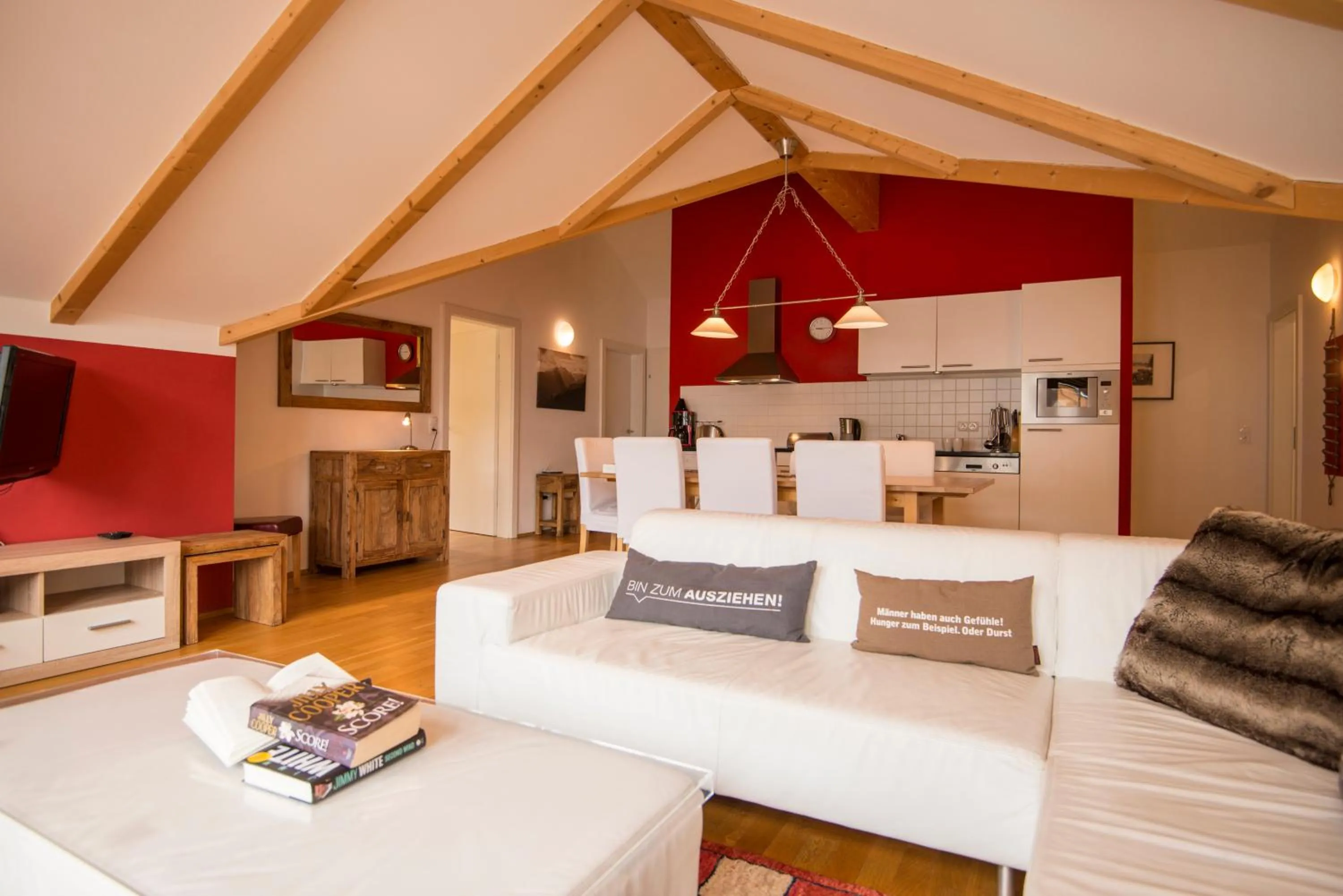 Communal lounge/ TV room in Schönblick Mountain Resort & Spa - Das Original!