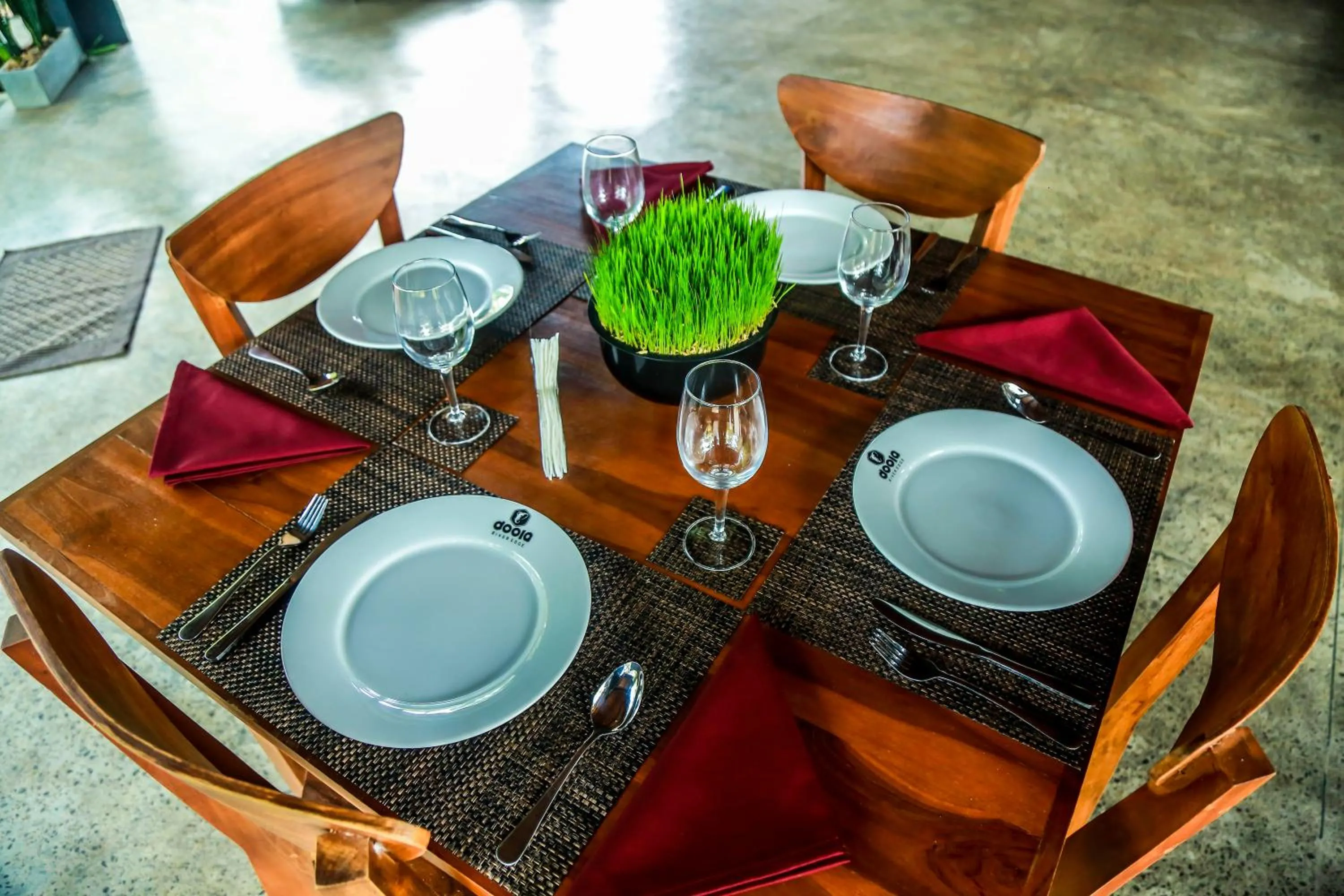 Restaurant/places to eat in Doola River Edge