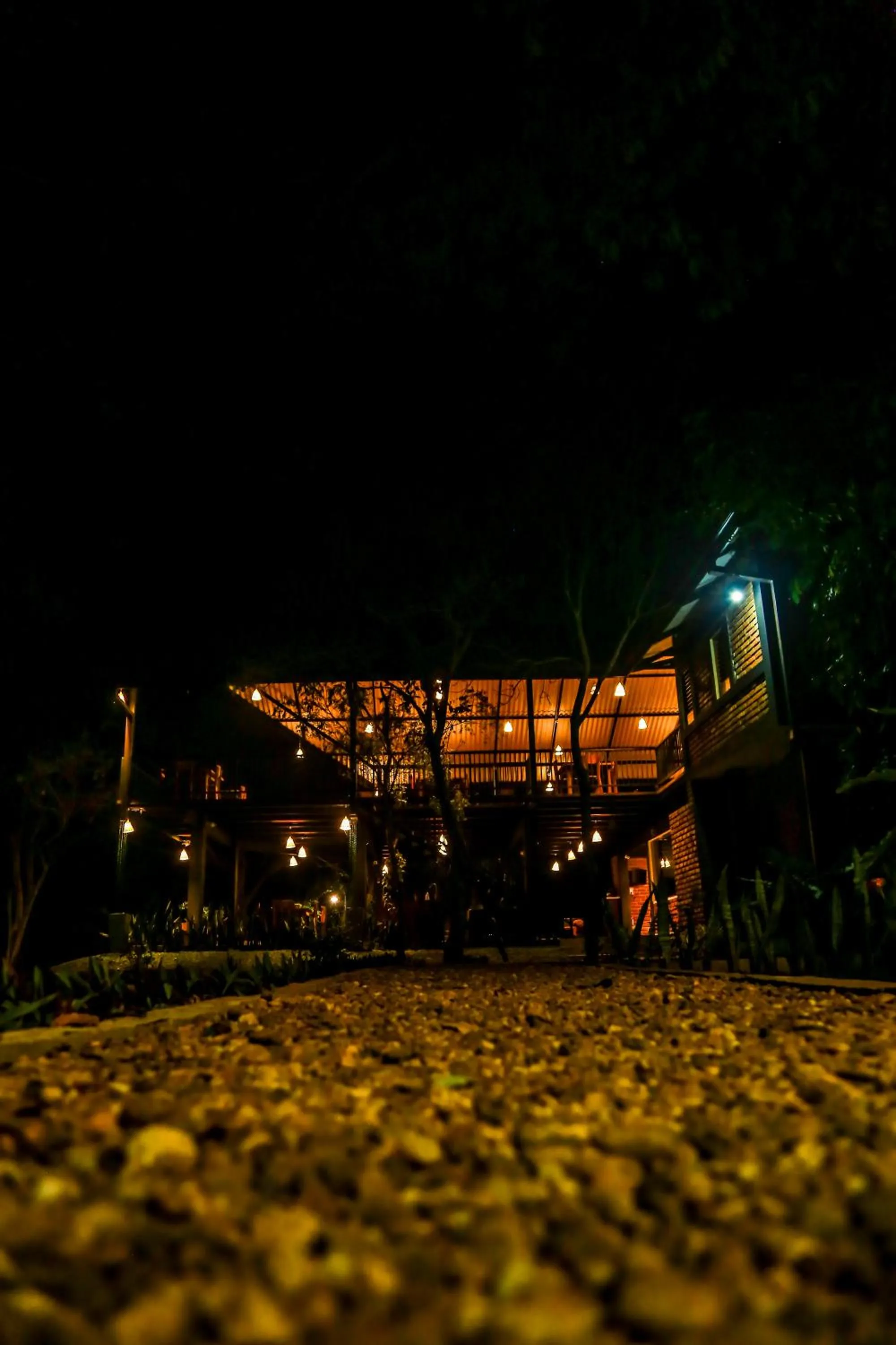 Restaurant/places to eat in Doola River Edge