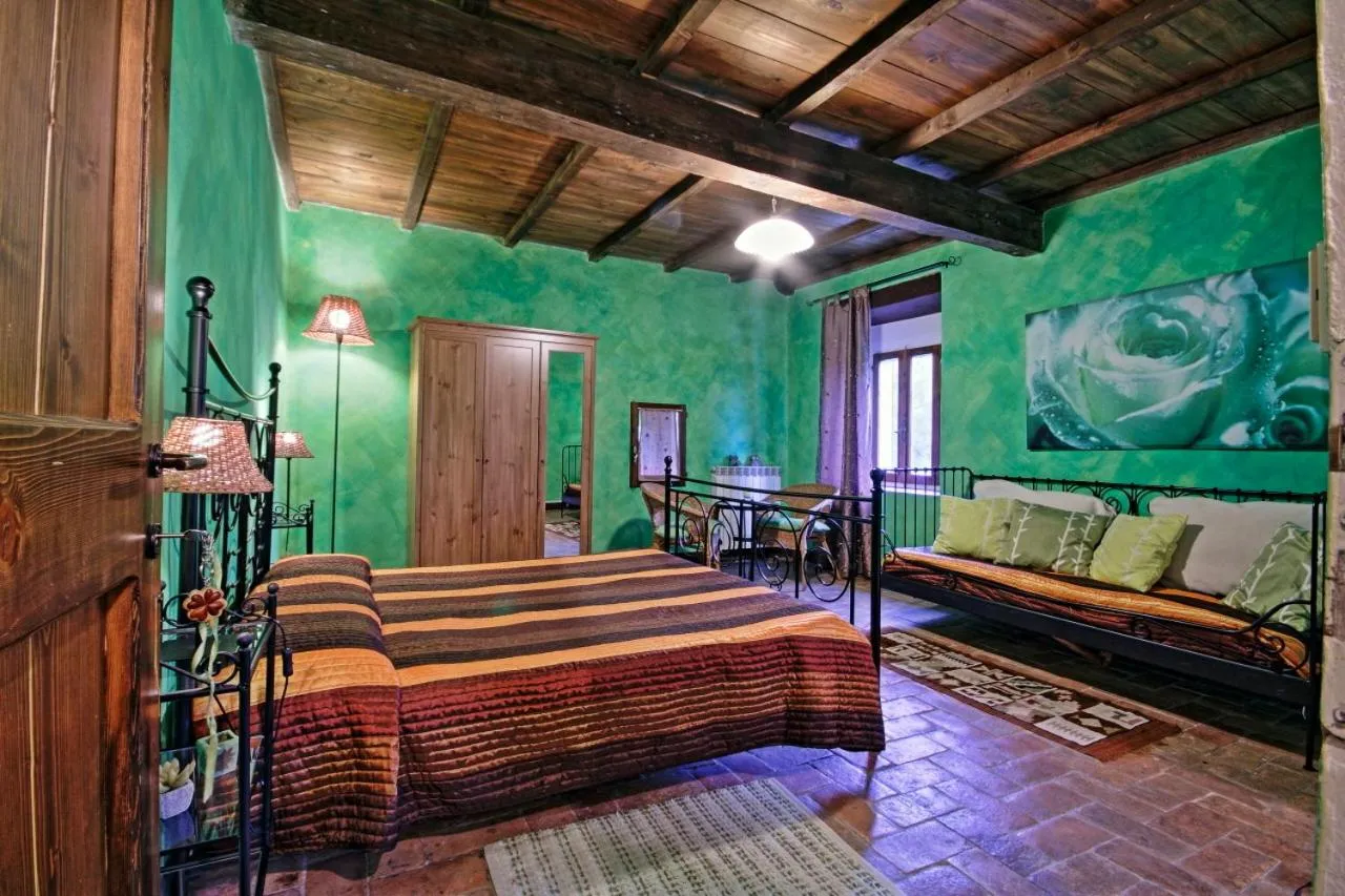 Photo of the whole room, Bed in Antica Locanda La Canonica