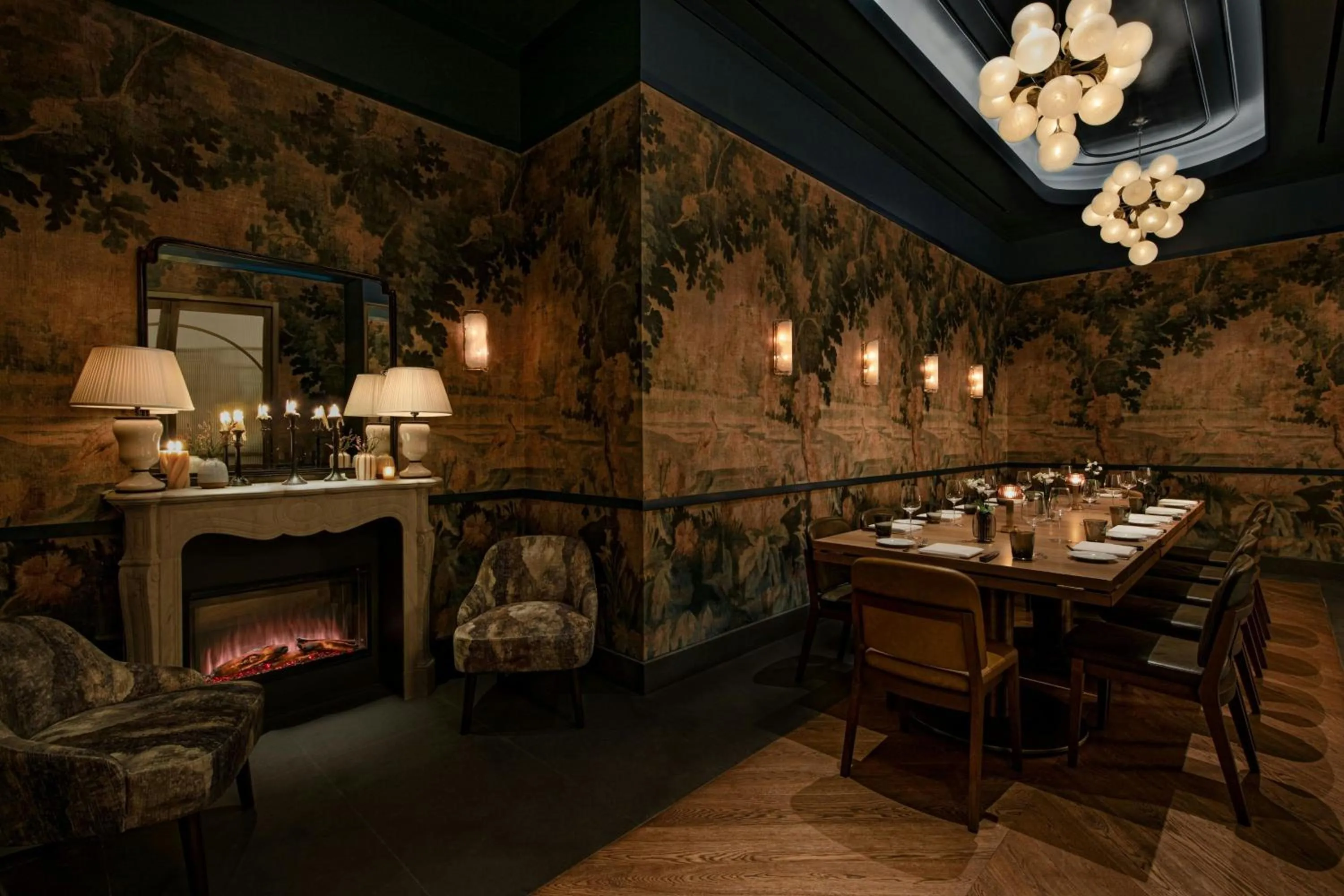 Restaurant/places to eat in JW Marriott Essex House New York