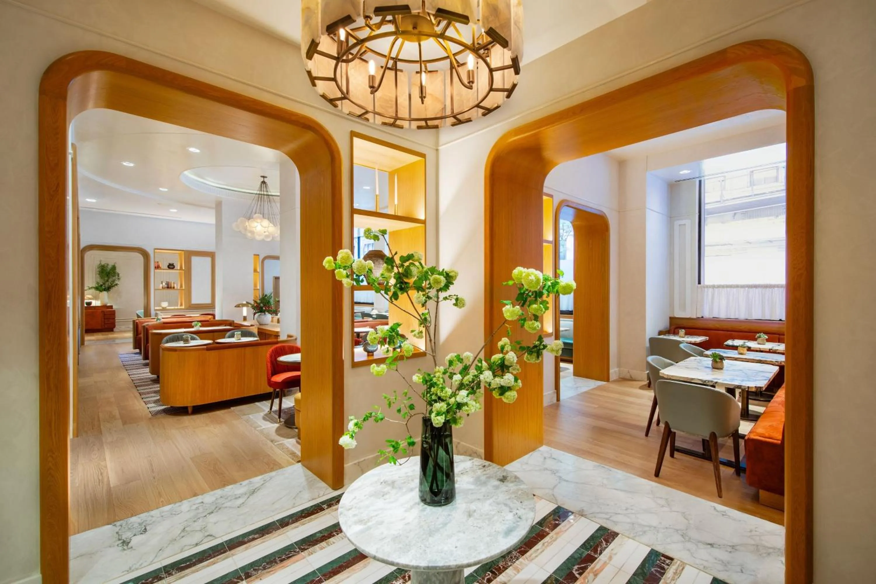 Lounge or bar in JW Marriott Essex House New York