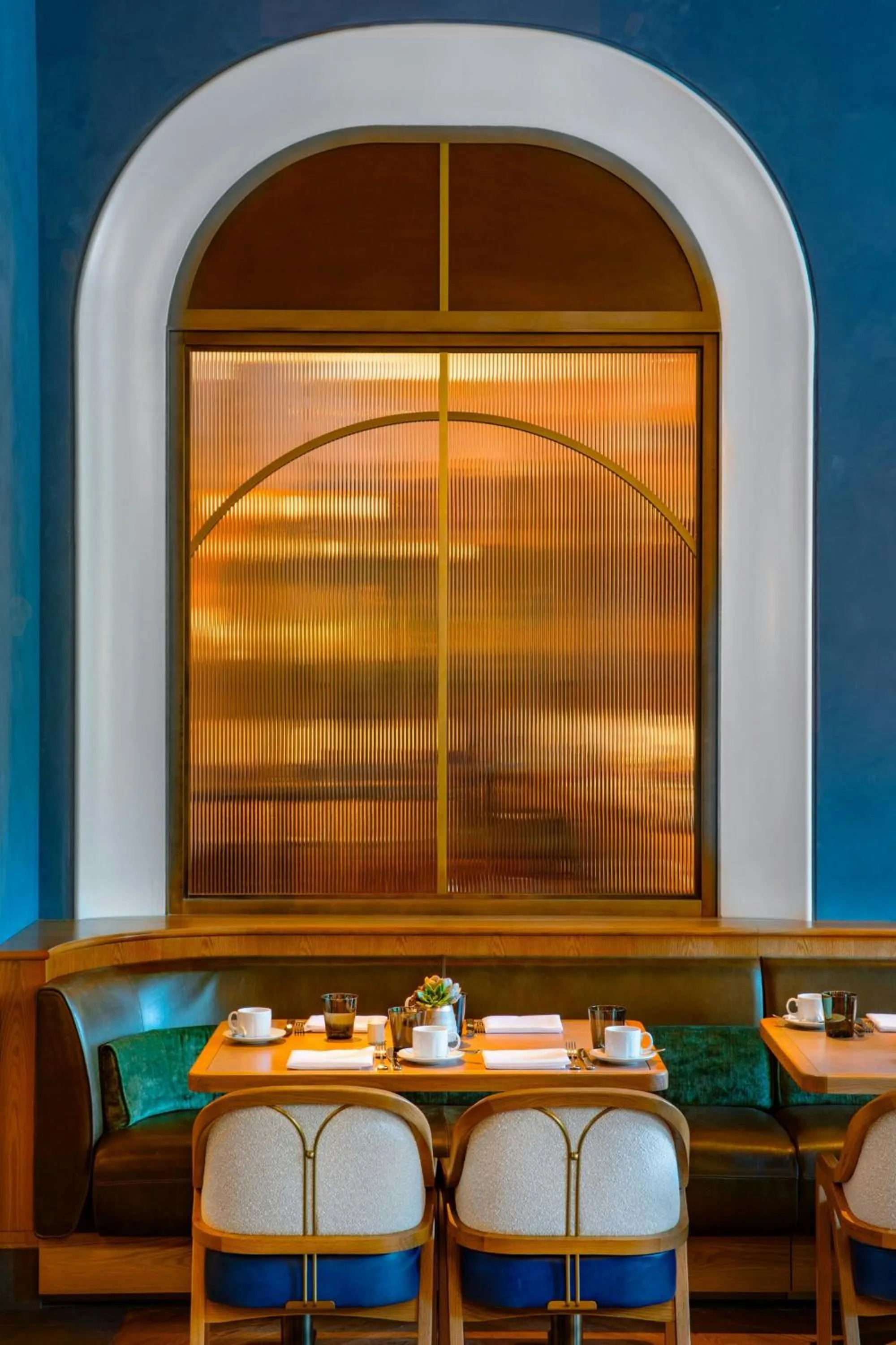 Restaurant/places to eat in JW Marriott Essex House New York