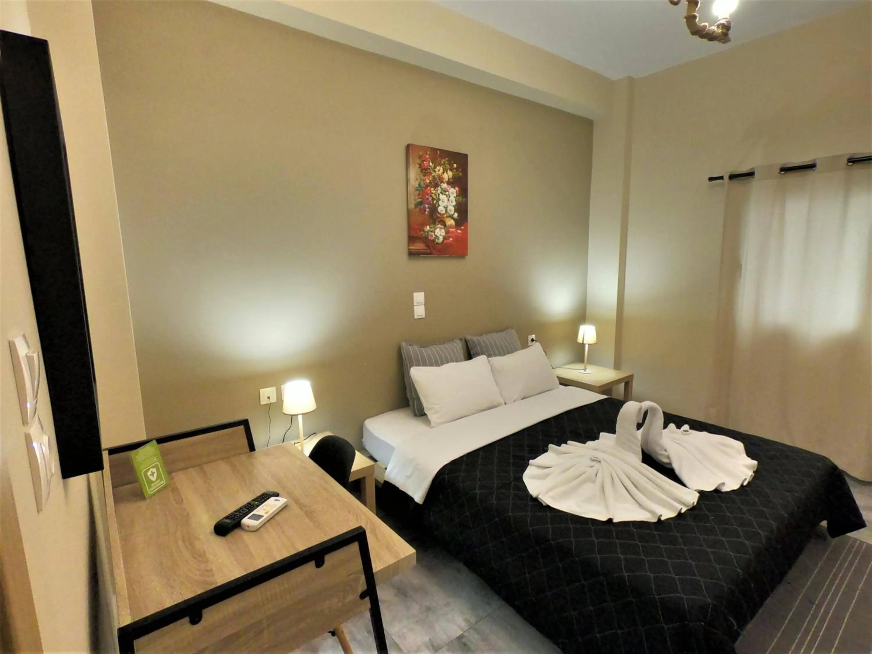 Bedroom, Bed in Achillion Hotel Piraeus