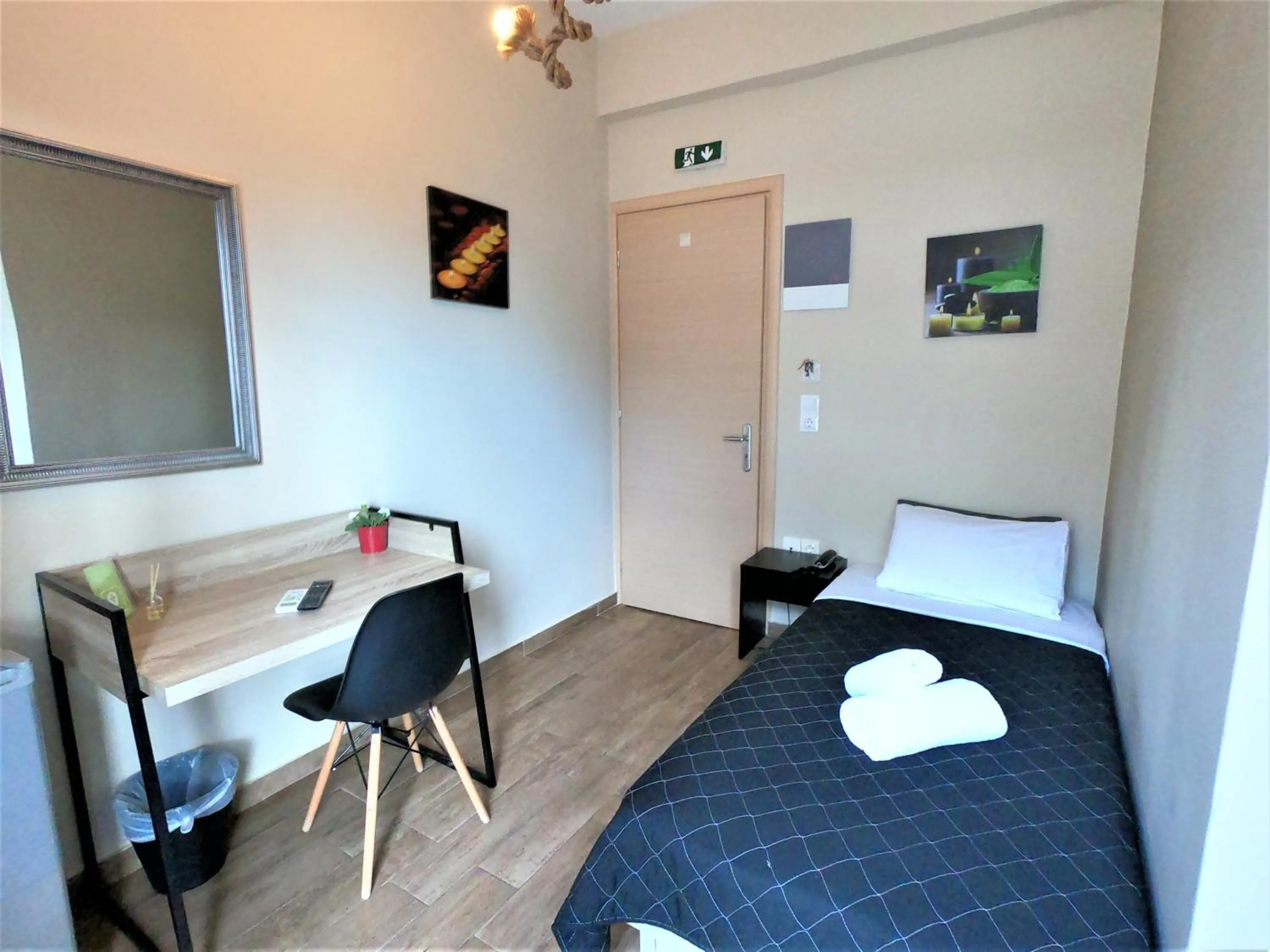 Bedroom, Bed in Achillion Hotel Piraeus