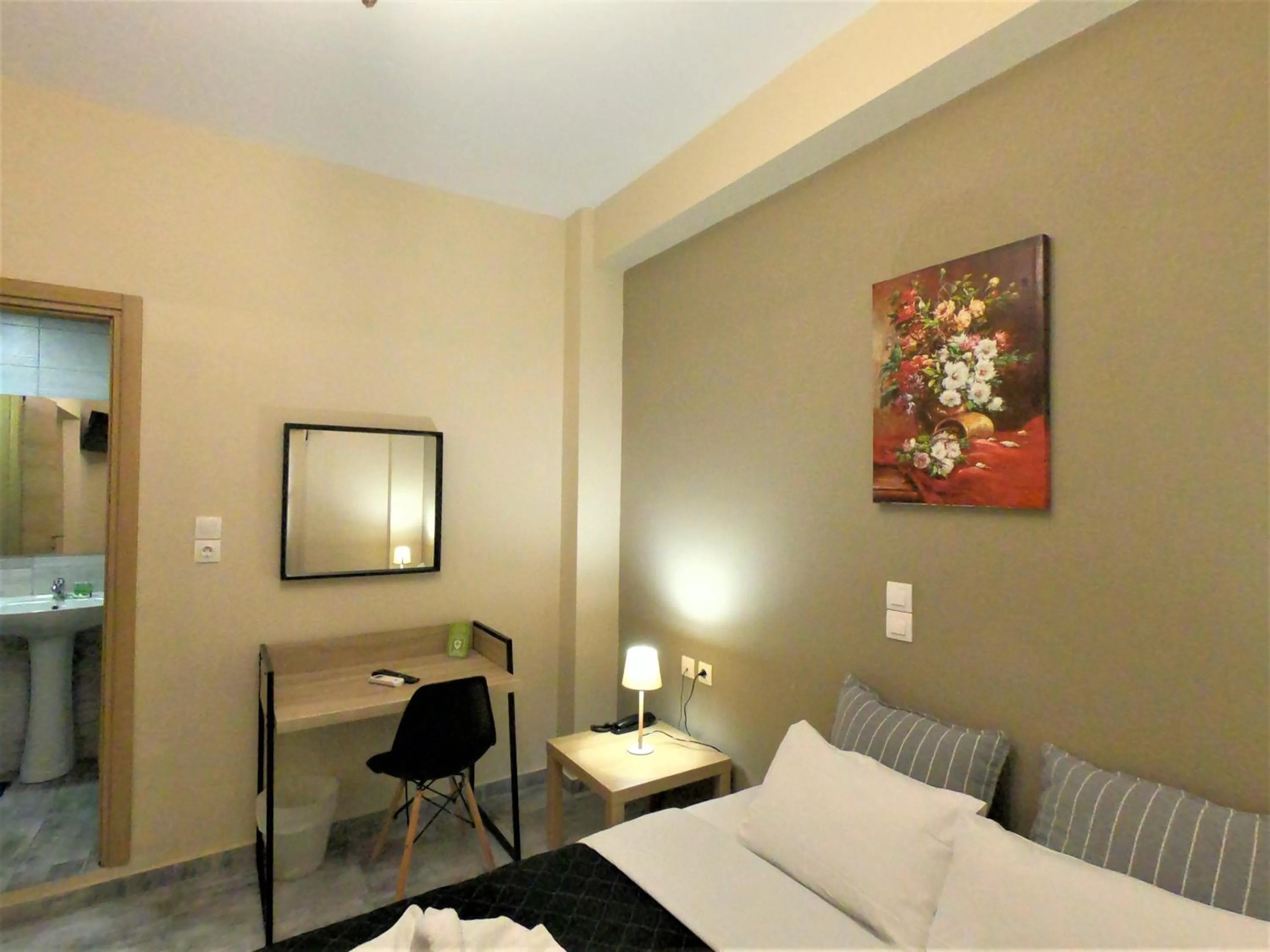 Bedroom, Bed in Achillion Hotel Piraeus