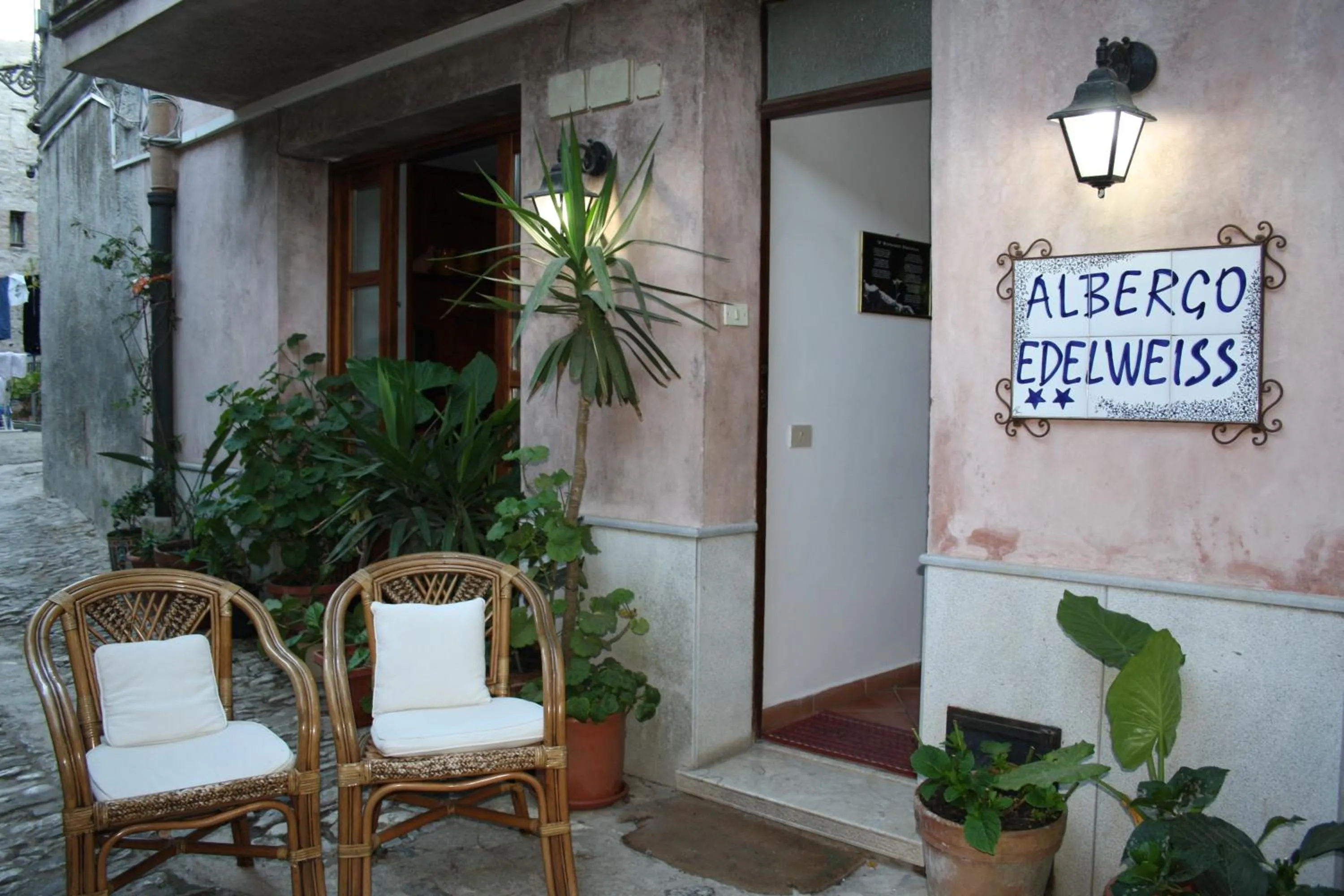 Garden in Hotel Edelweiss