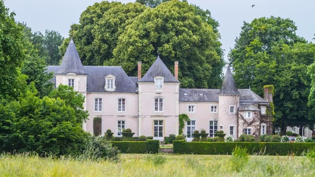 Property building in Hotel Haras De La Potardiere