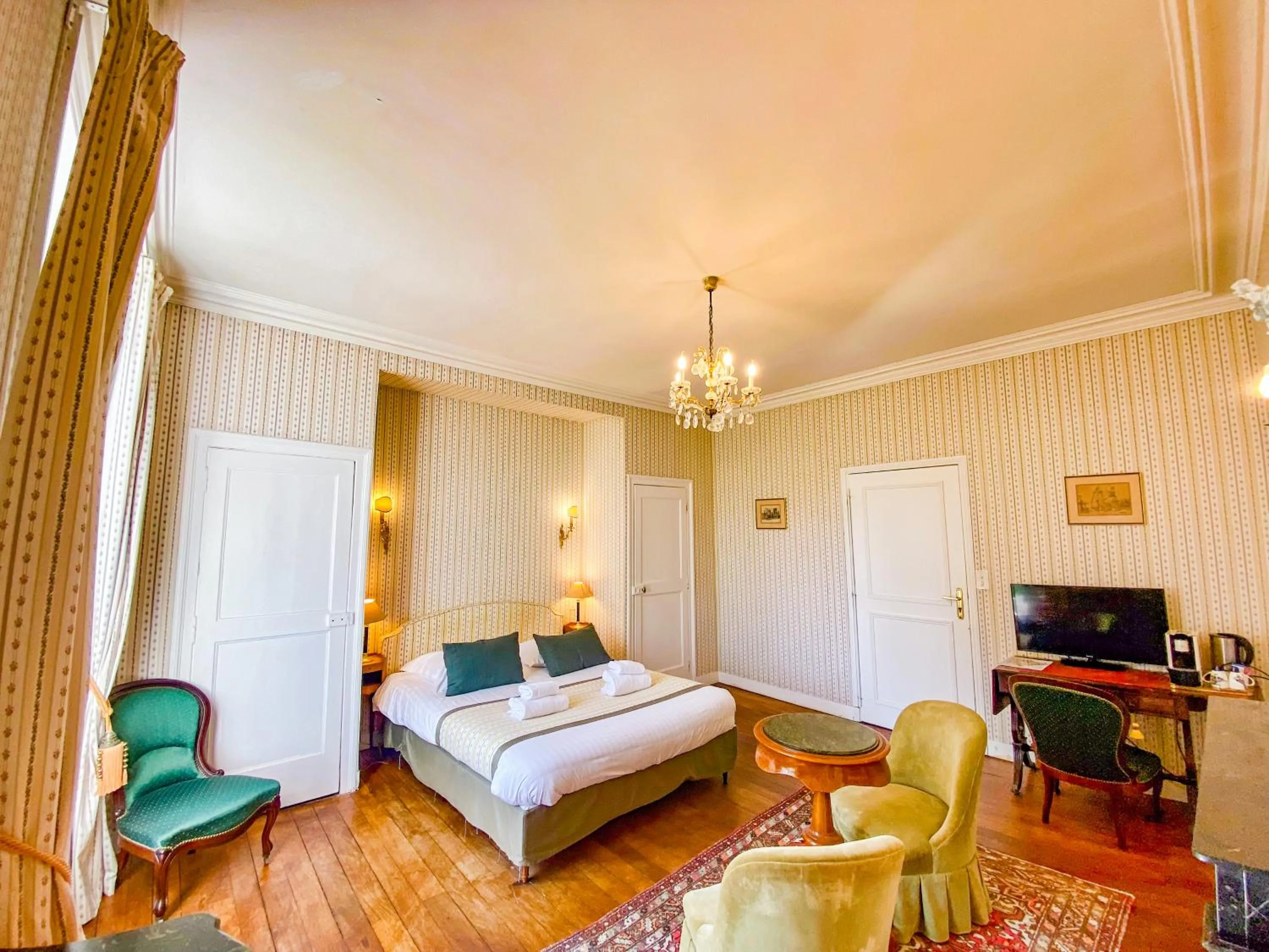 Bed in Hotel Haras De La Potardiere