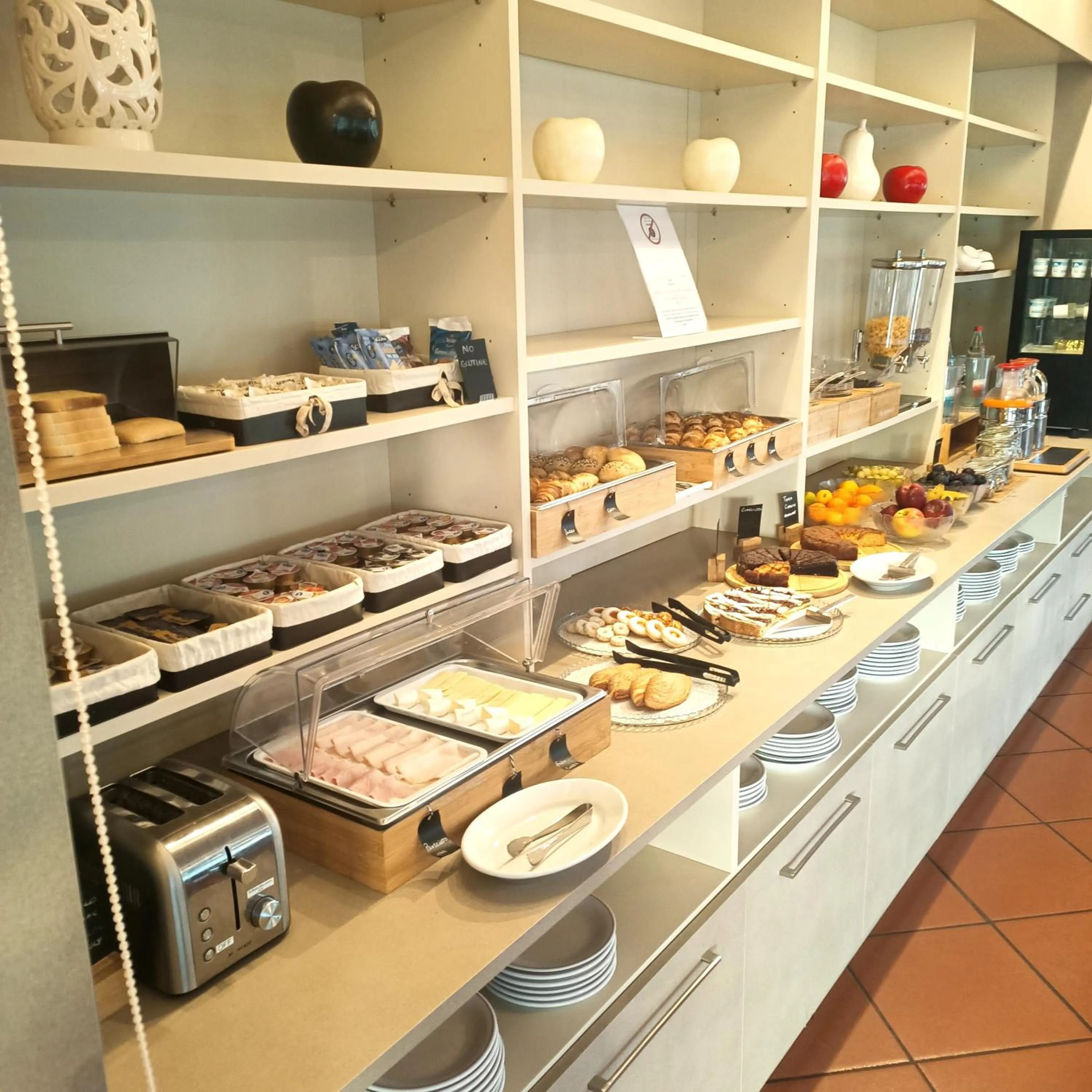 Breakfast in Hotel Toscana