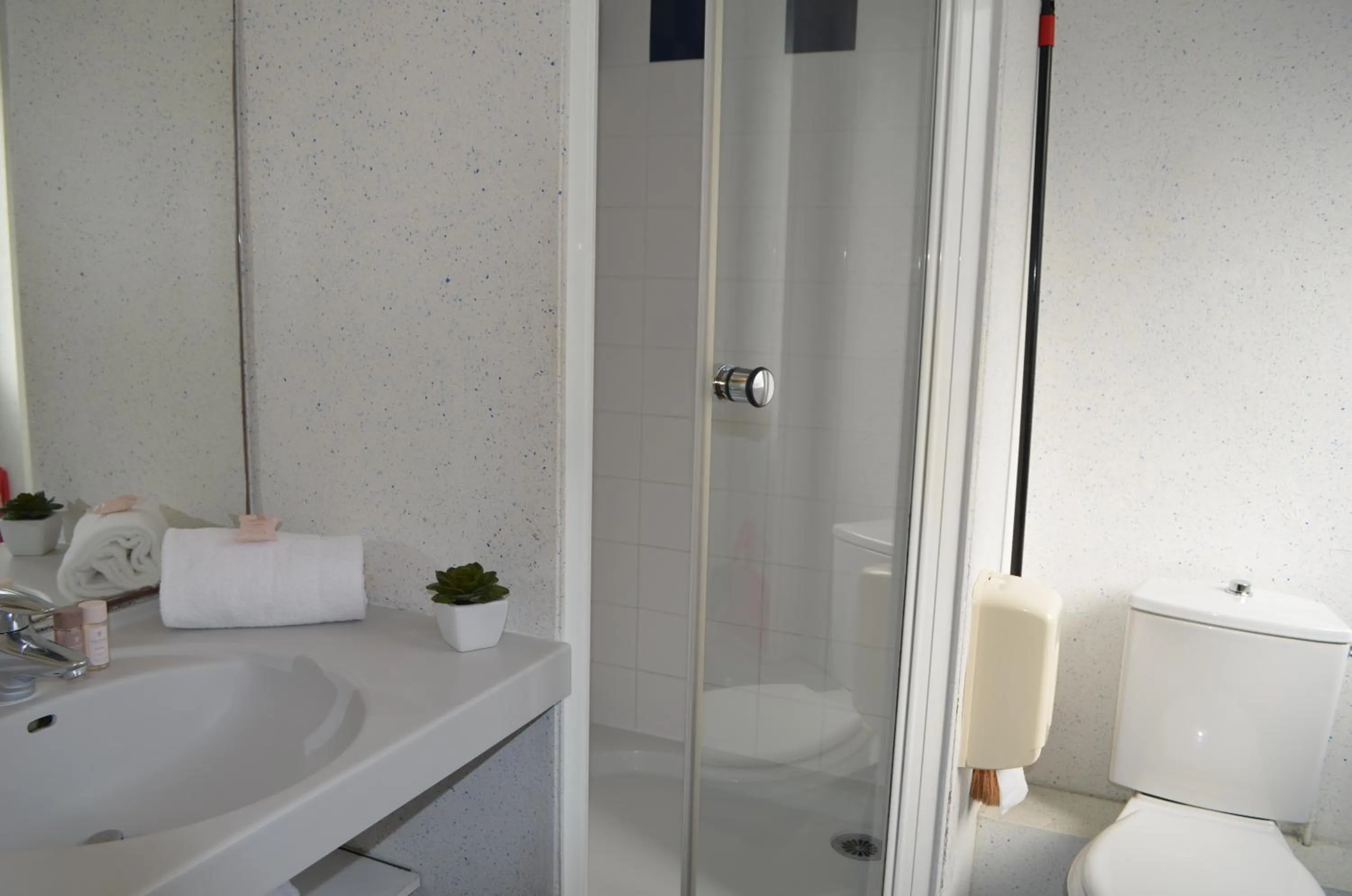 Shower in TERNELIA Le Vent Du Large