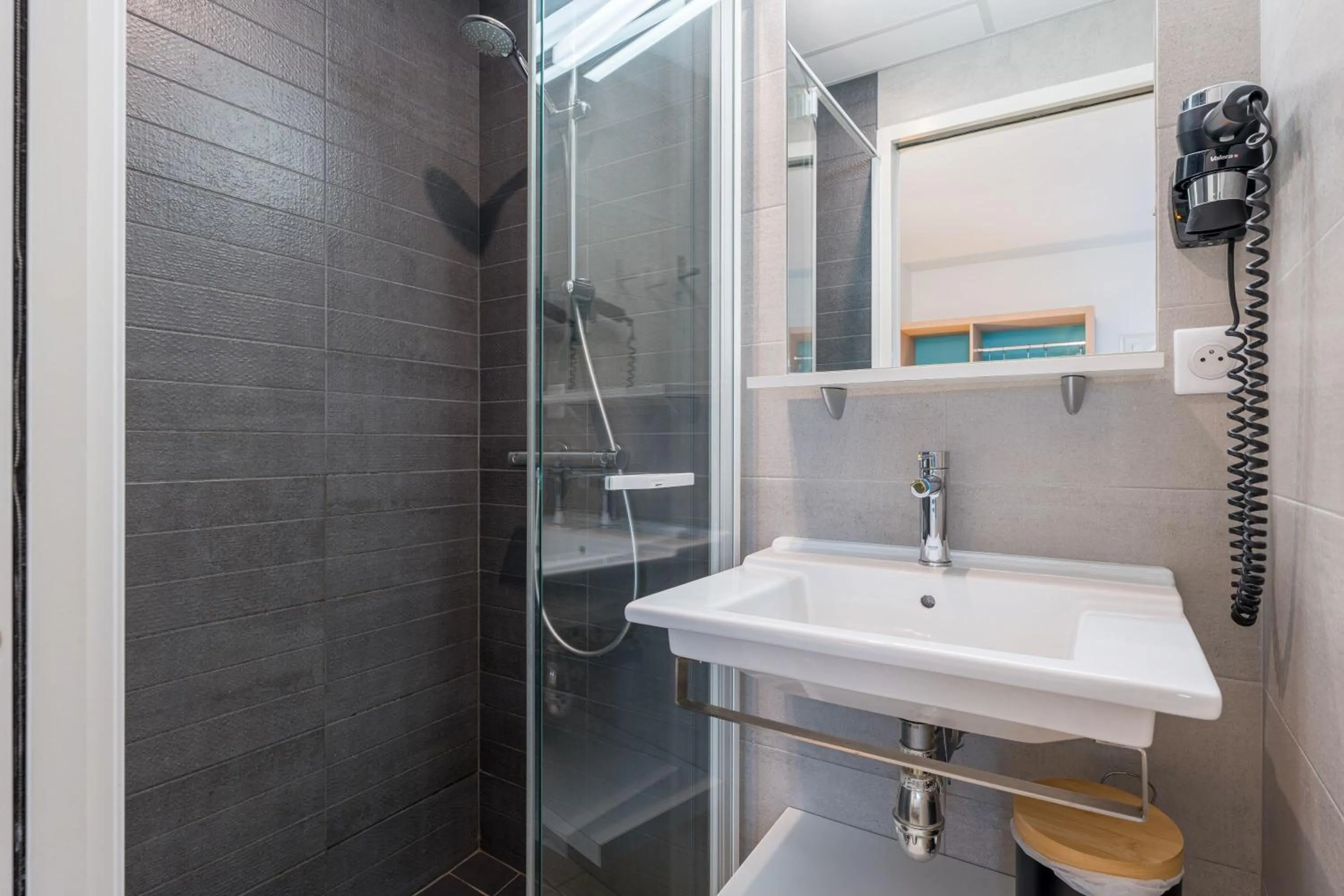 Shower in TERNELIA Le Vent Du Large